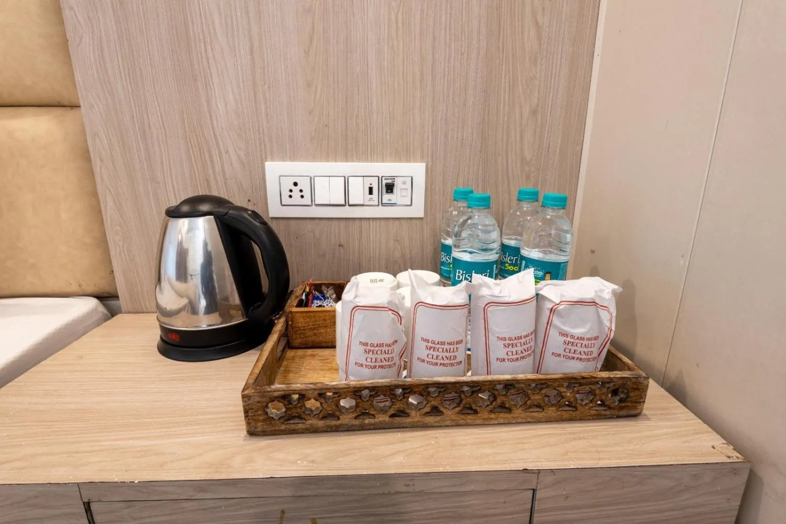 Shining hills by Lawrence Hotels