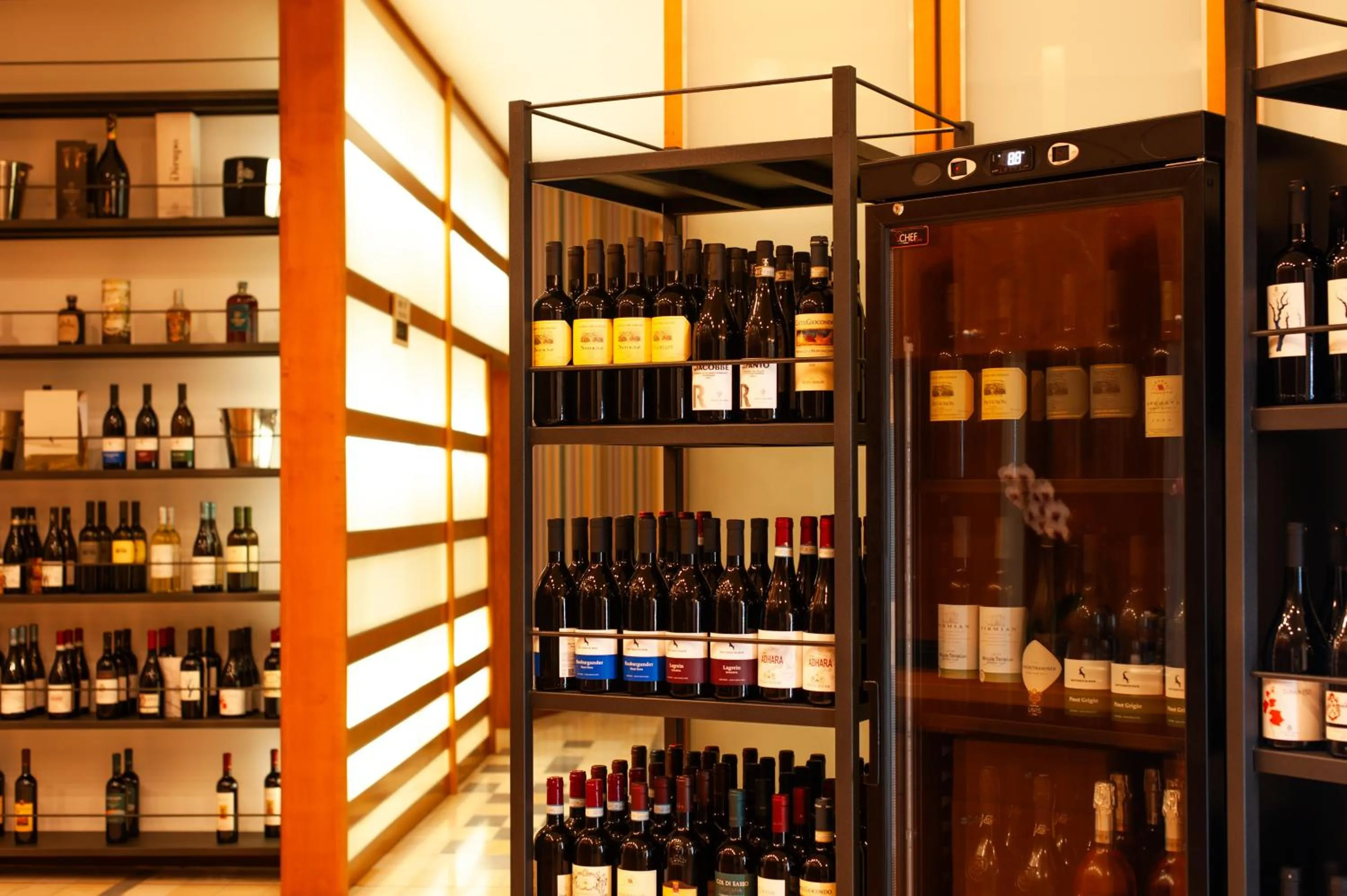 Restaurant/places to eat in HA Hotel