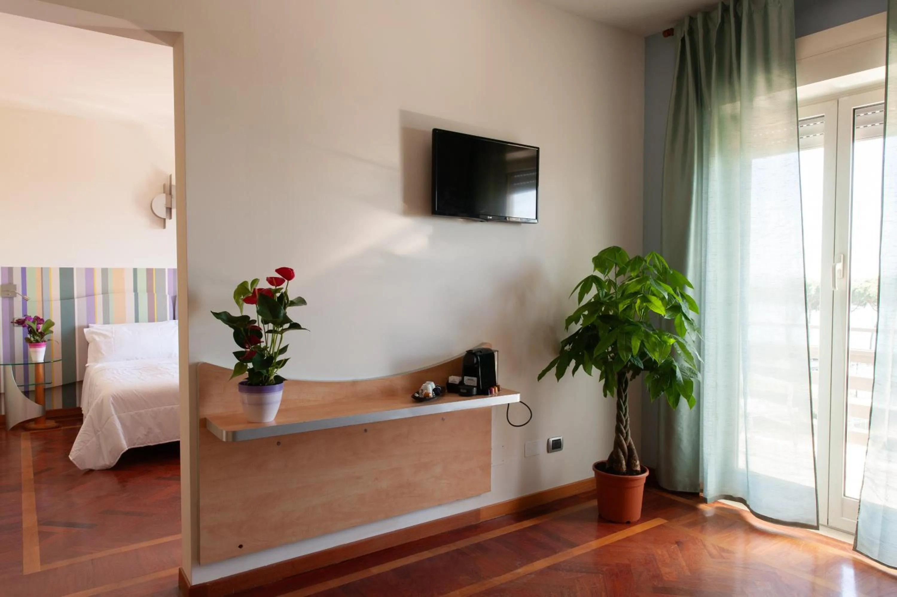 Guests, Bed in Lh Hotel Del Lago Bracciano