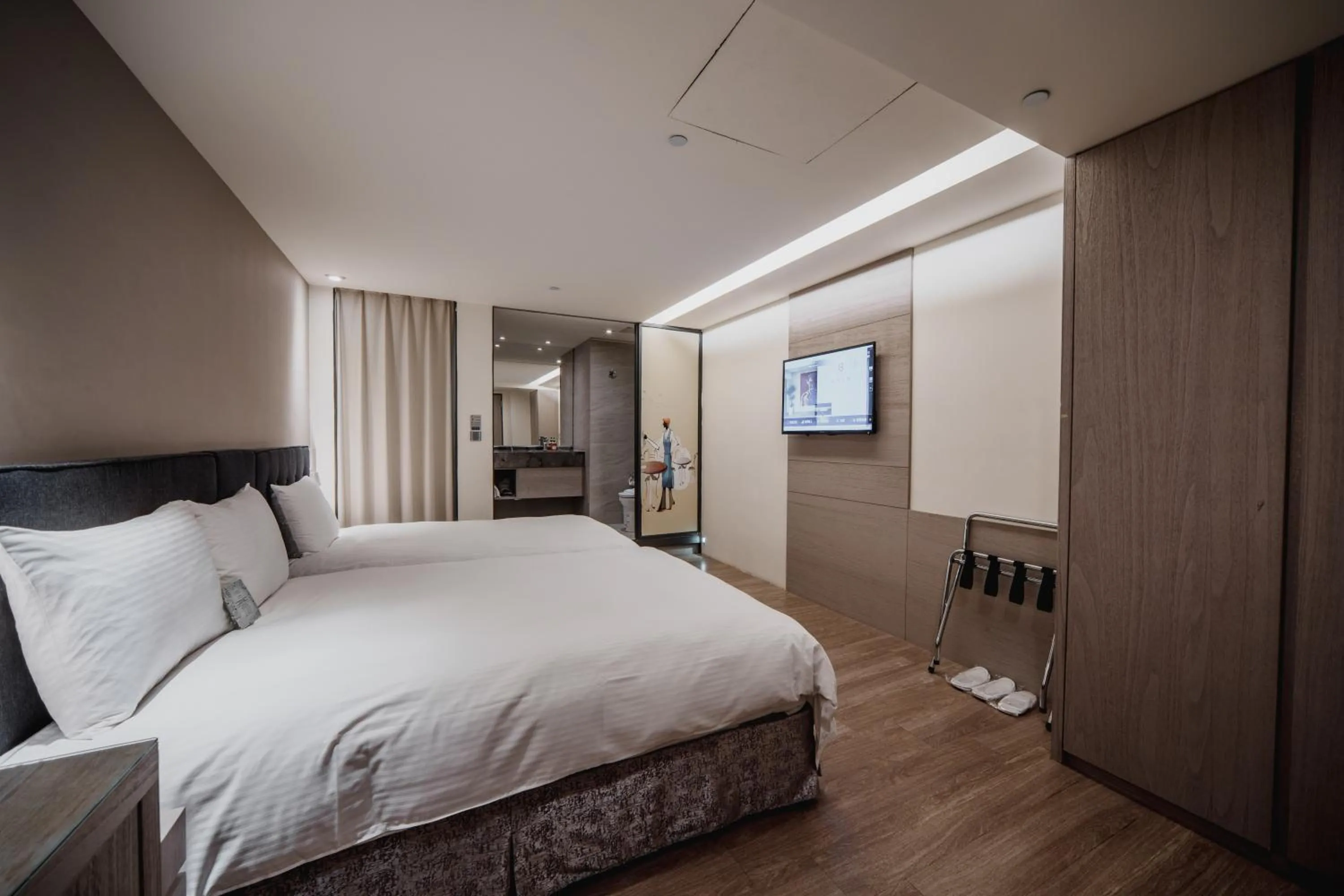 Photo of the whole room, Bed in Hub Hotel Kaohsiung Yawan Branch