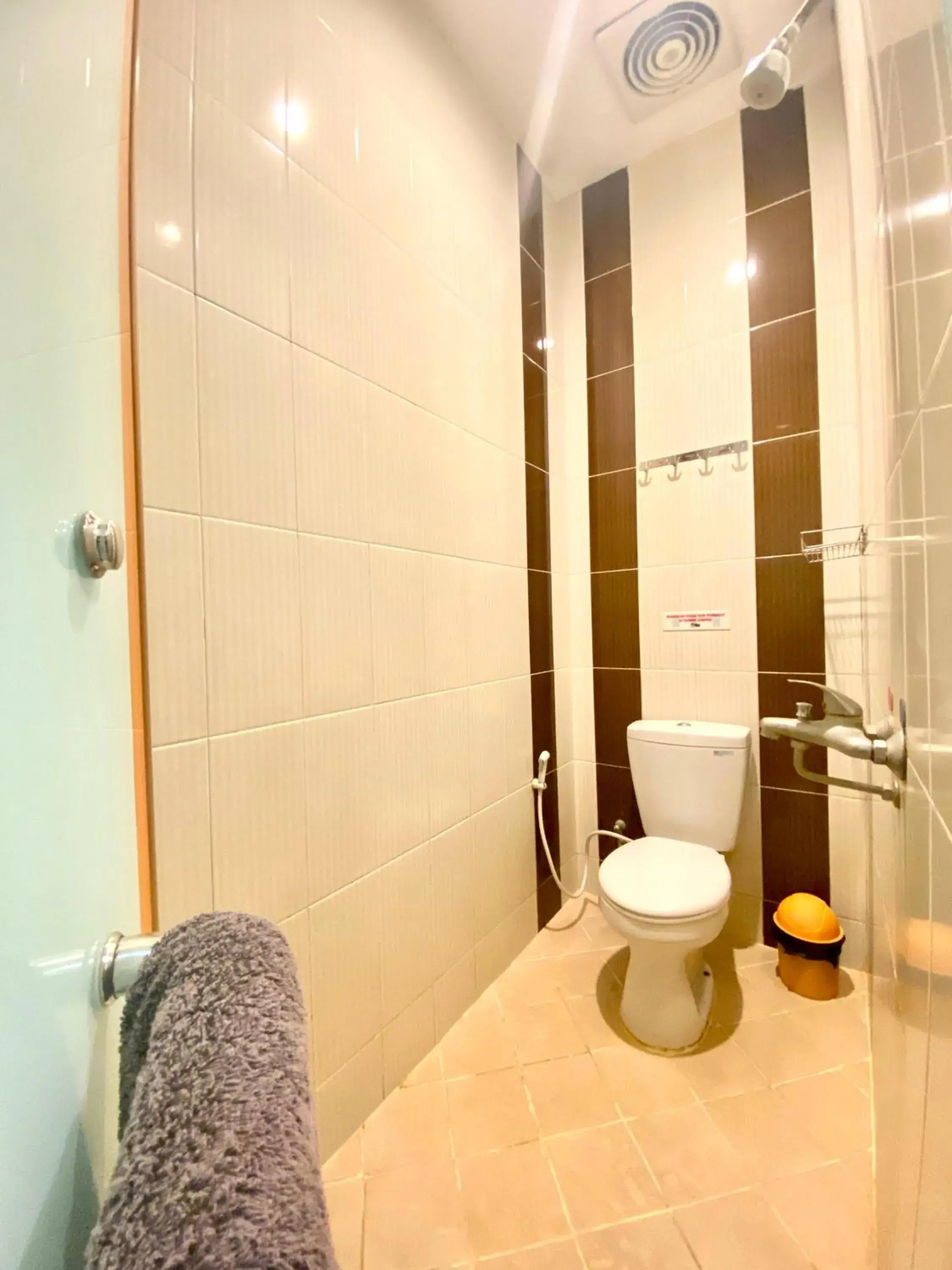 Standard Twin Room - single occupancy in Cabin Hotel Bhayangkara Standard Twin Room - single occupancy in Cabin Hotel Bhayangkara