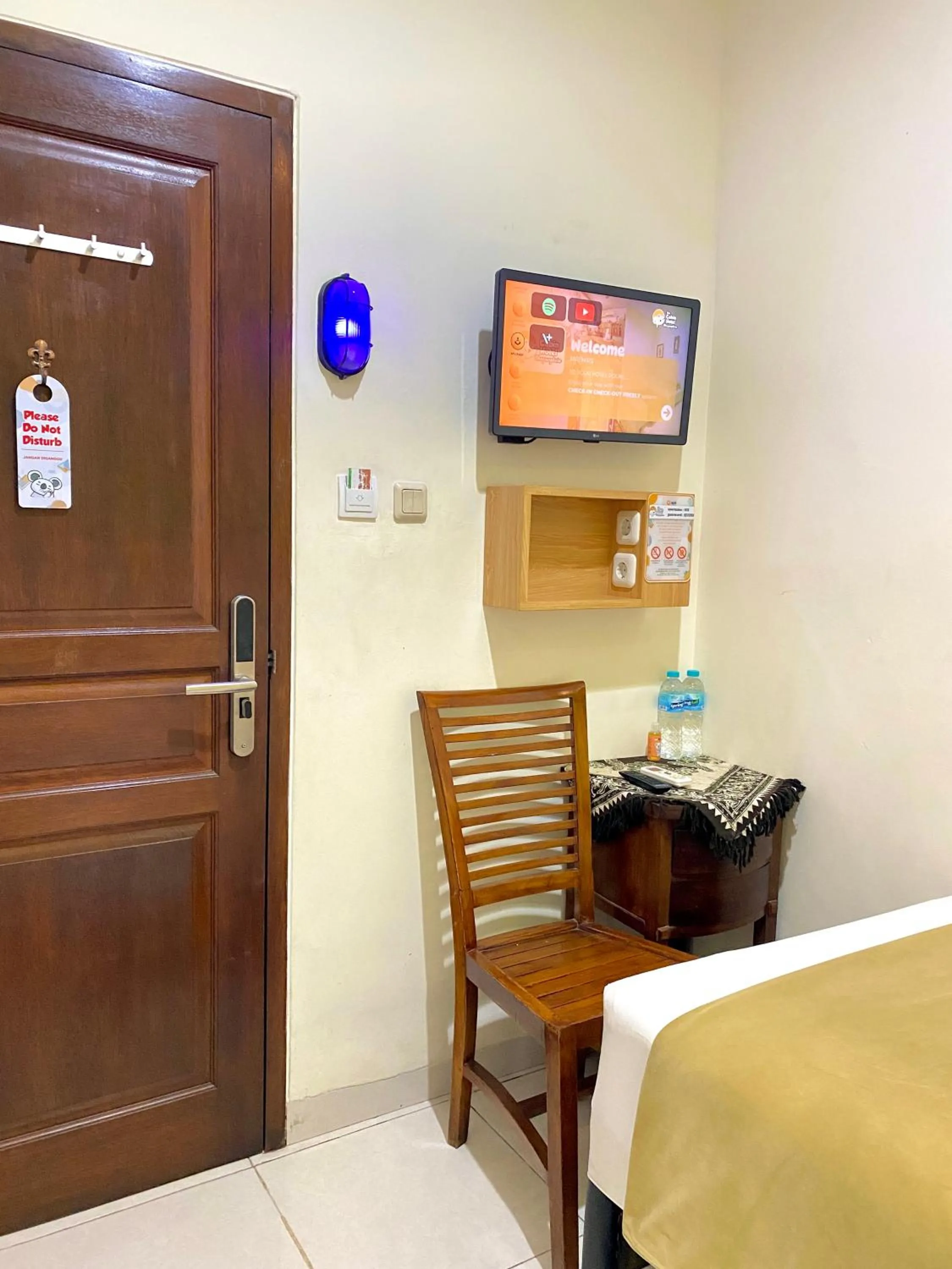 Bedroom in Cabin Hotel Bhayangkara