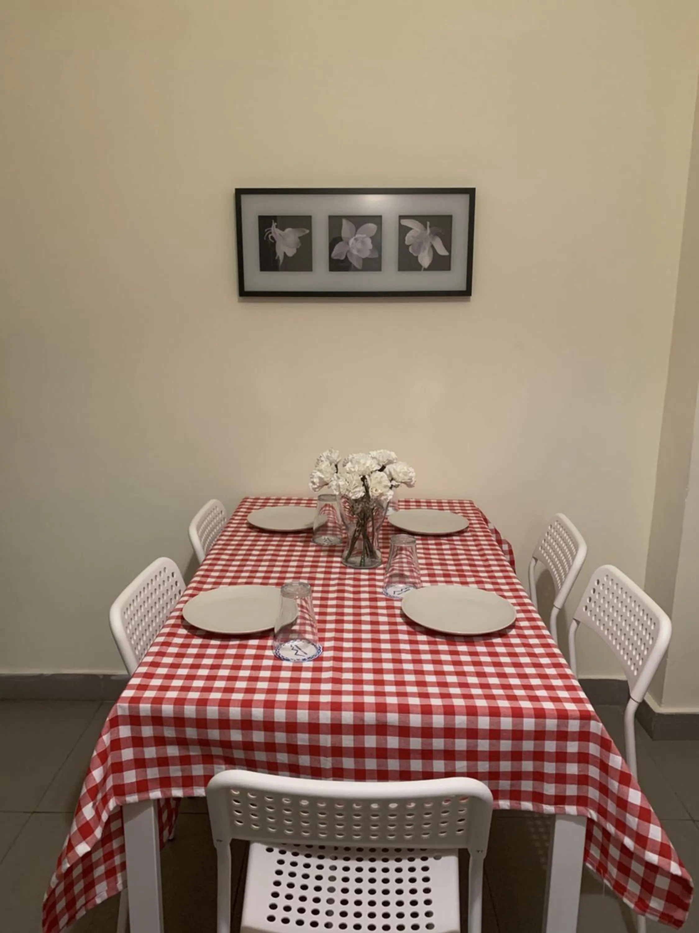 Dining area in Sakan 275