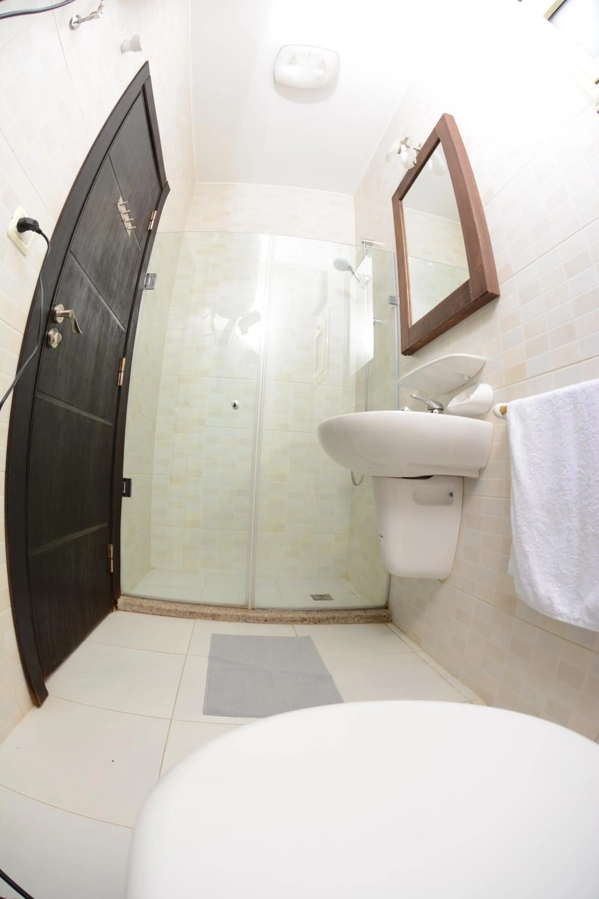 Shower in Sakan 275