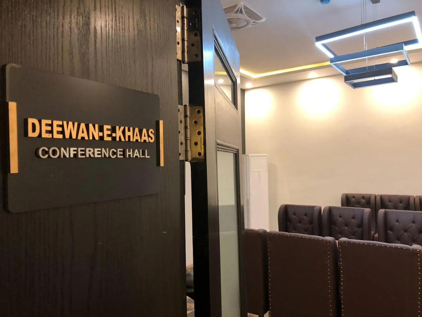 Meeting/conference room in RT Grace Royal Taj Hotel Sukkur