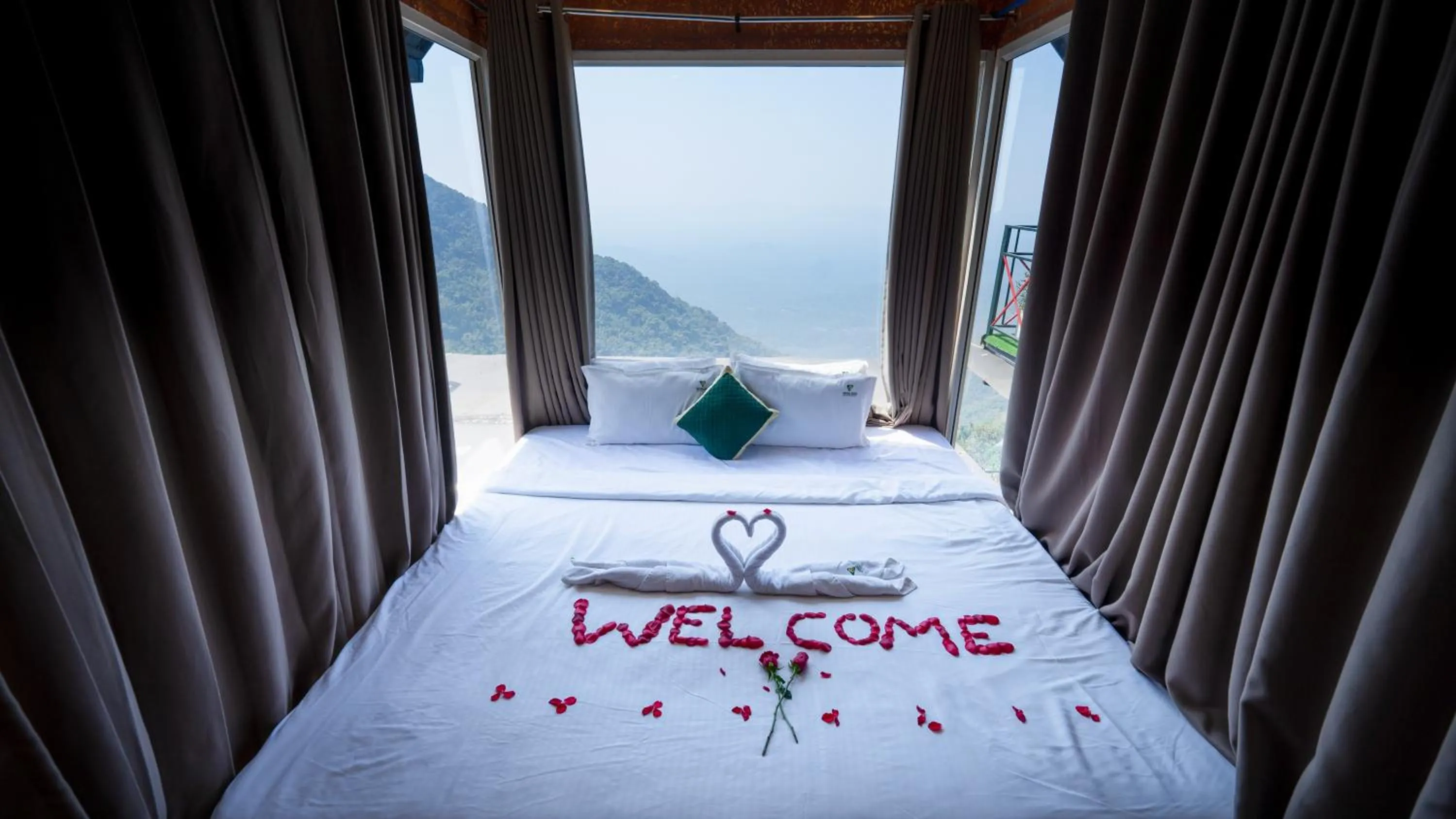 Bed in Vayalada View Point Resort