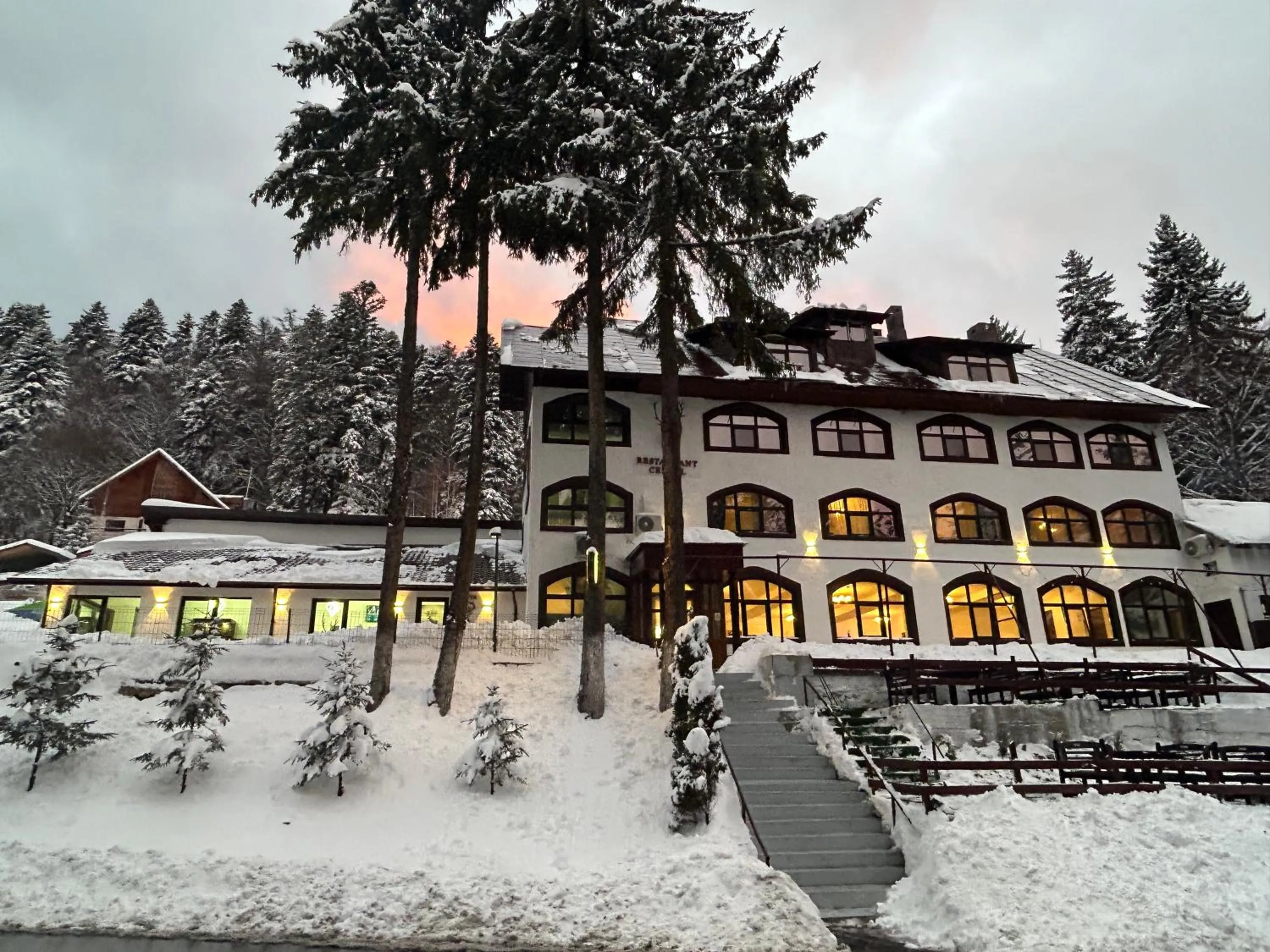 Property building in Cerbul Chalét Accommodation & Wellness