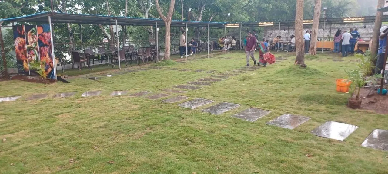 Restaurant/places to eat in Elgozo Hotel Dreams Parasise