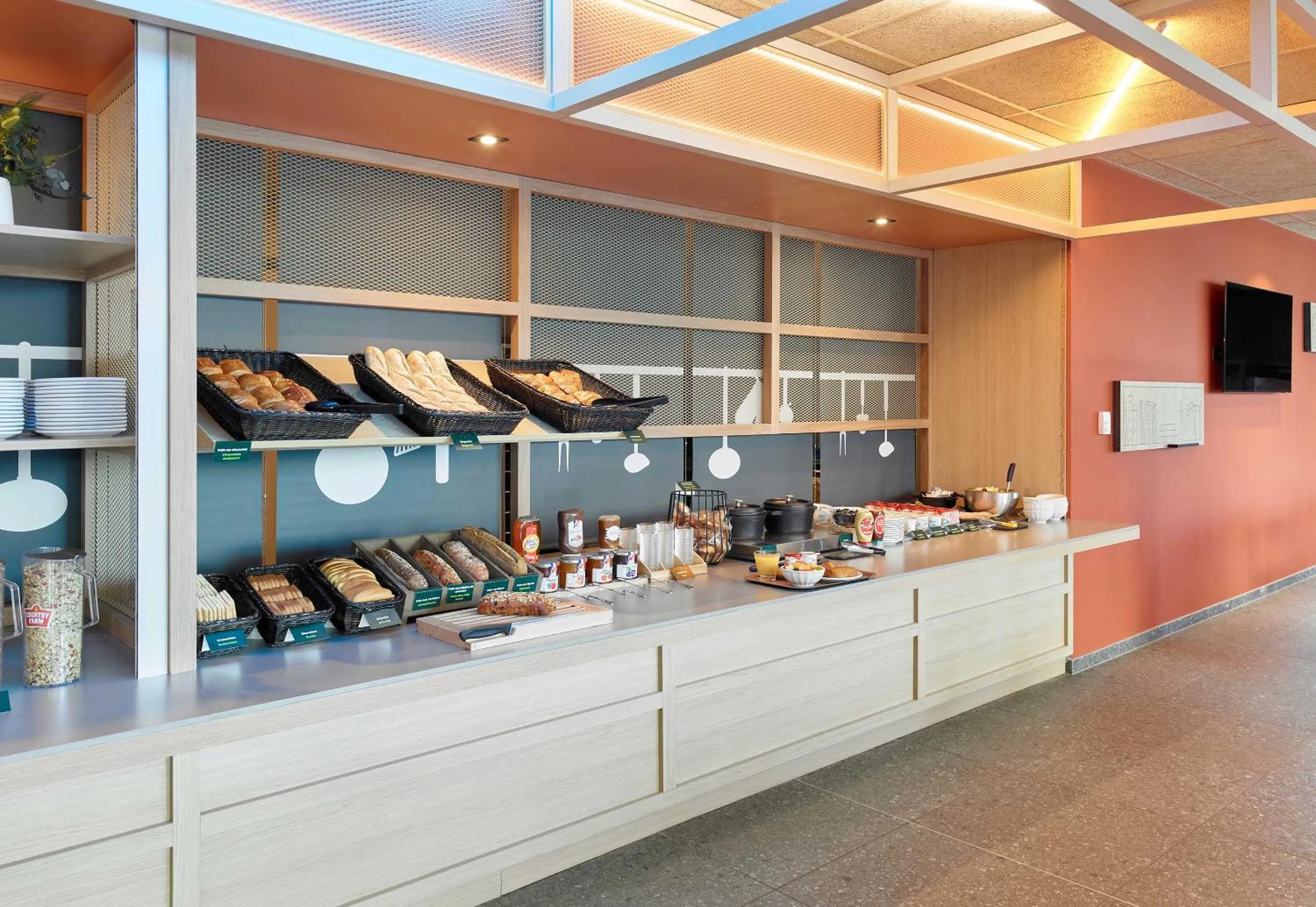 Buffet breakfast in B&B HOTEL Marne-la-Vallée Val d'Europe