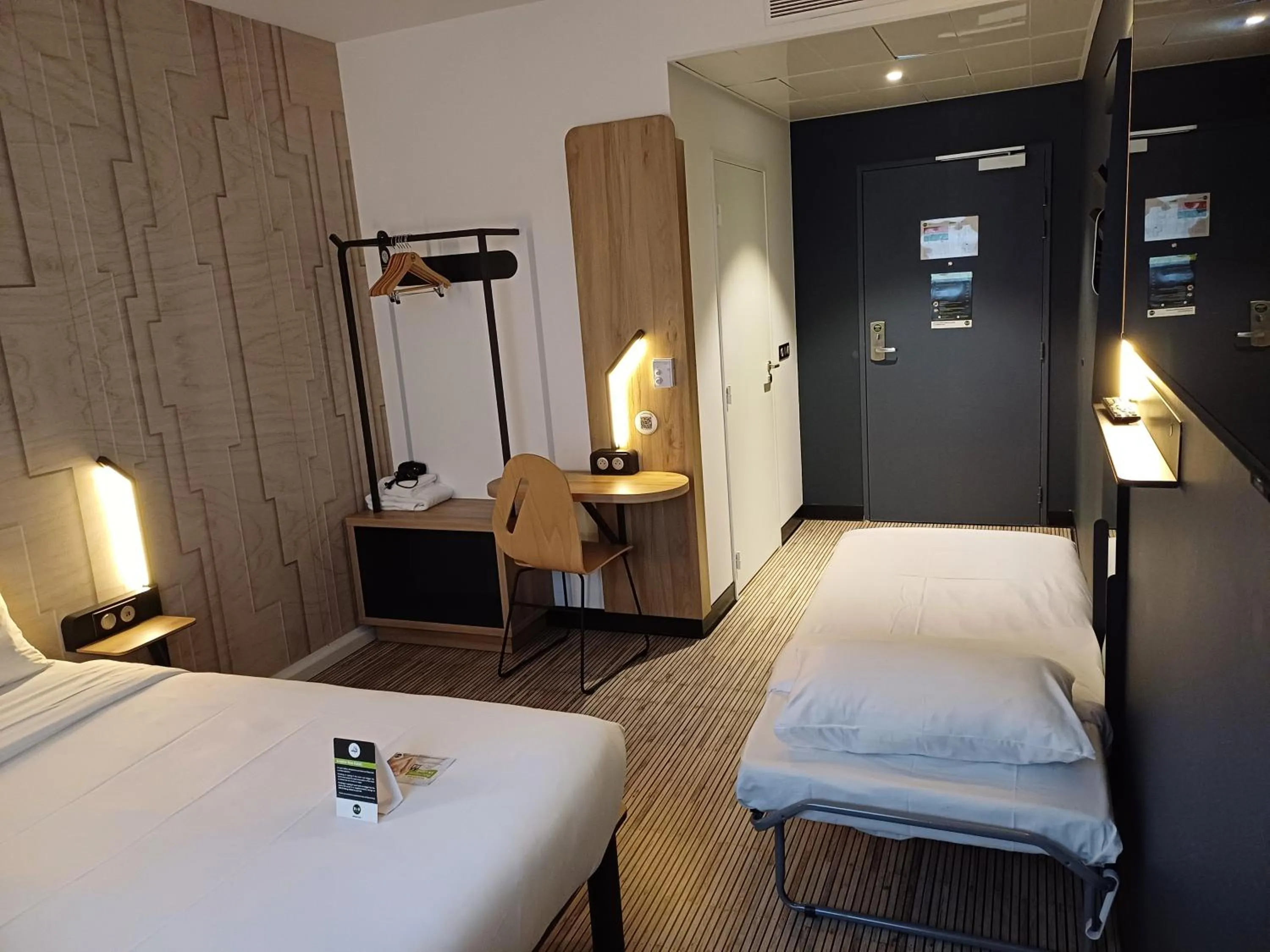 Bedroom, Bed in B&B HOTEL Marne-la-Vallée Val d'Europe