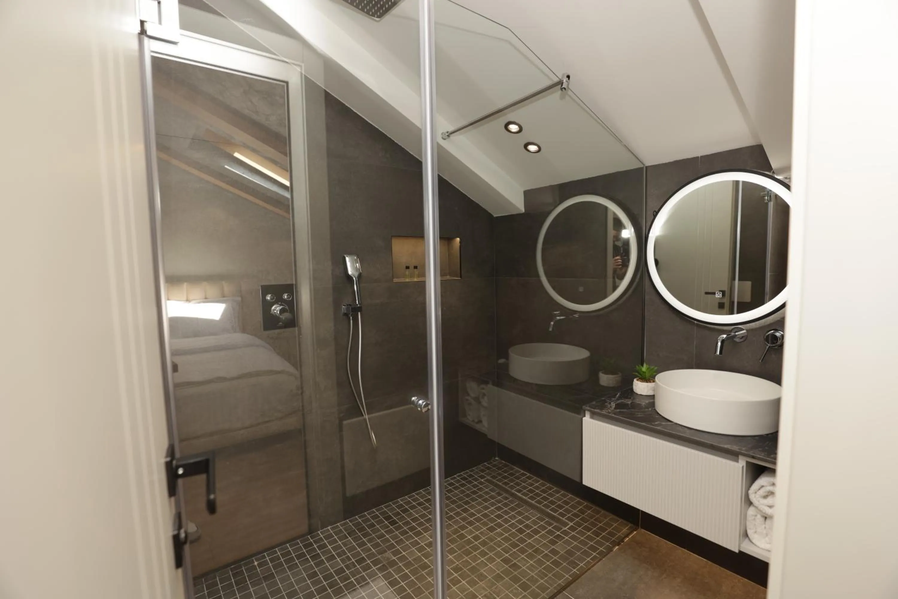 Bathroom in Gremmy Boutique Hotel