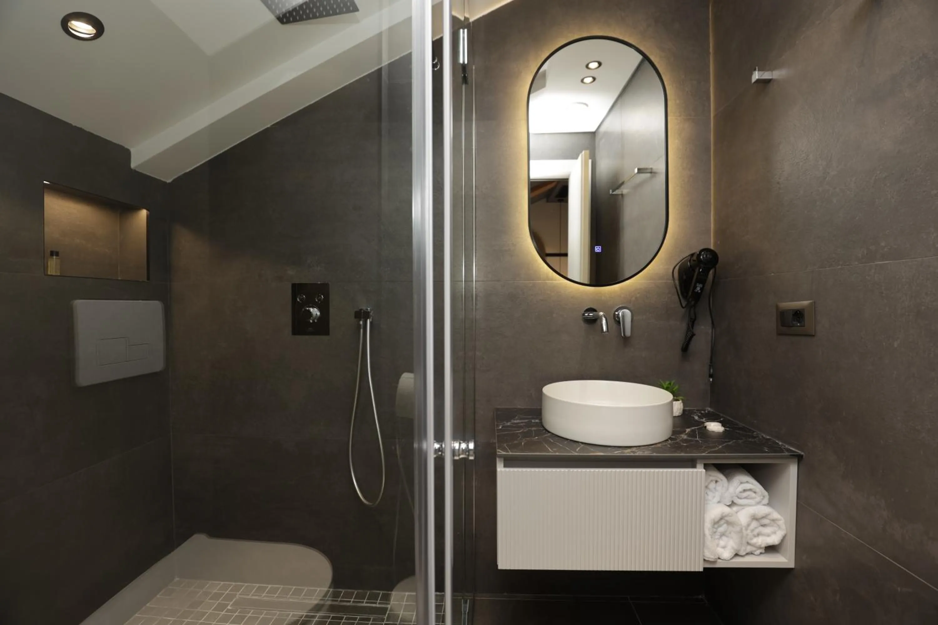 Bathroom in Gremmy Boutique Hotel