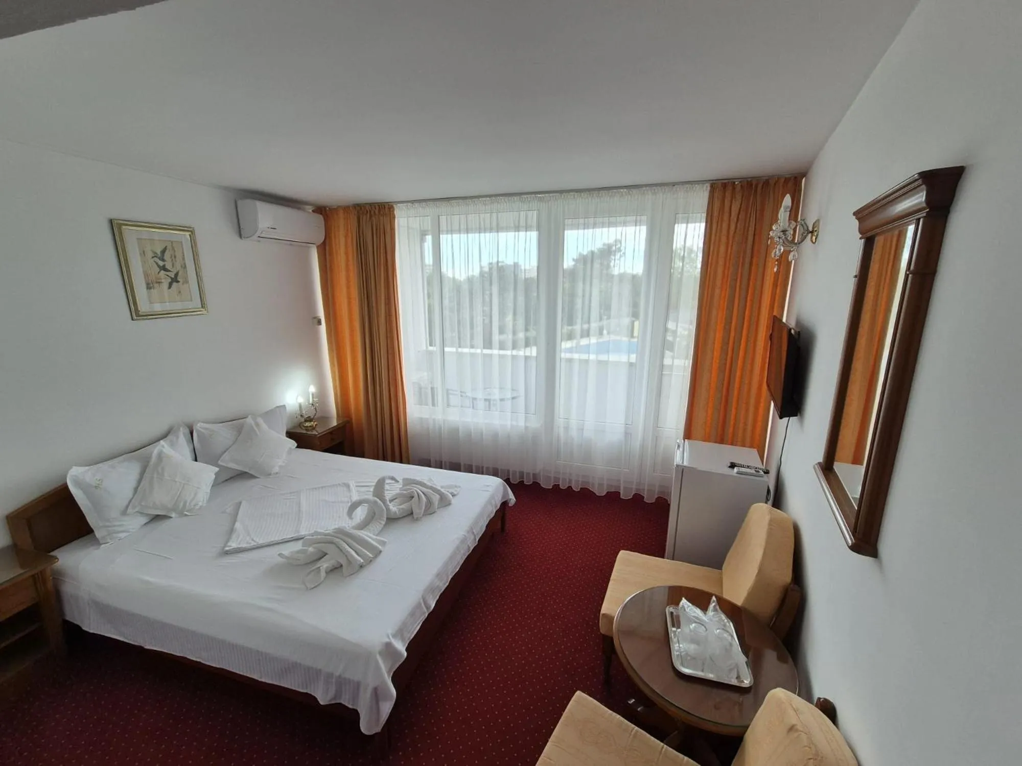 Photo of the whole room, Bed in Hotel Scoica