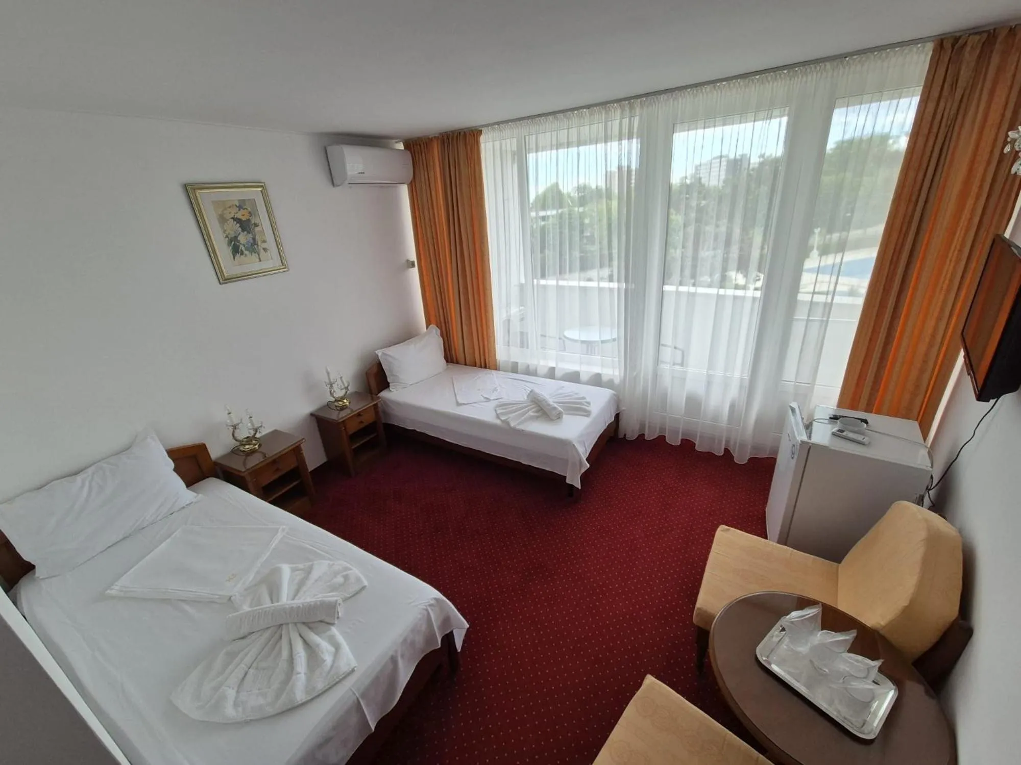 Photo of the whole room, Bed in Hotel Scoica