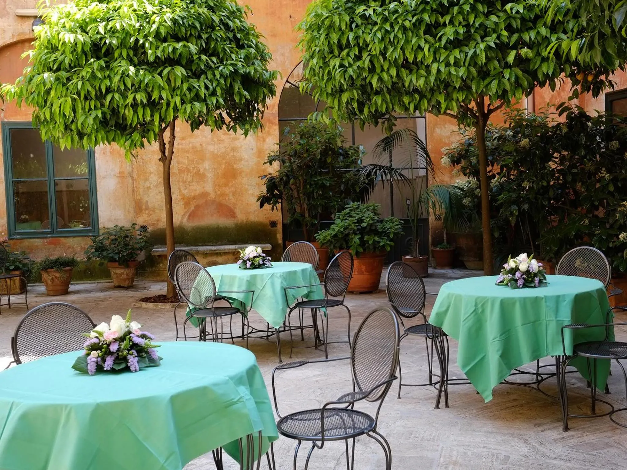 Restaurant/places to eat in Casa Di Santa Francesca Romana a Ponte Rotto