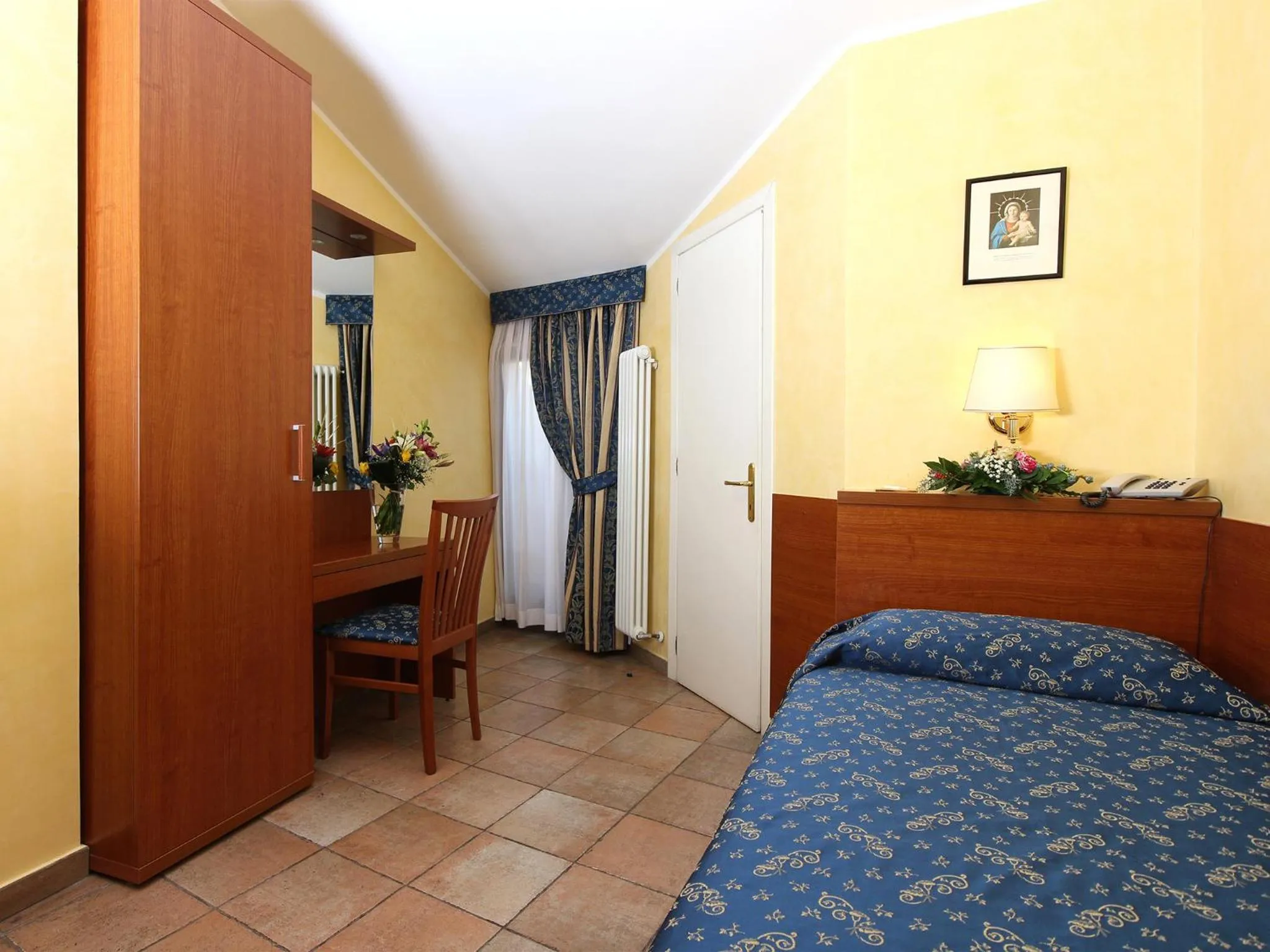 Bedroom, Bed in Casa Di Santa Francesca Romana a Ponte Rotto