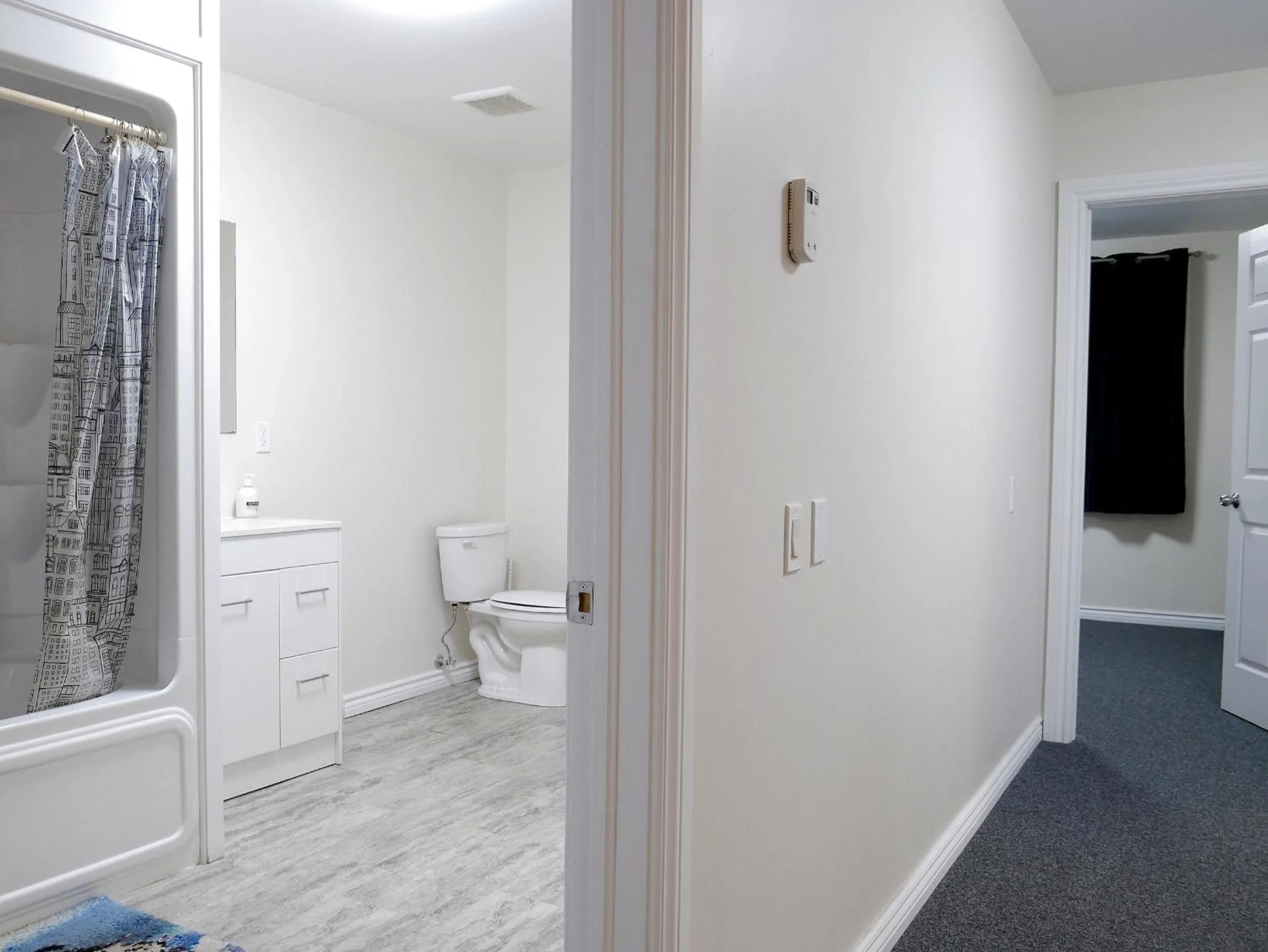 Shower in Prospectors Inn