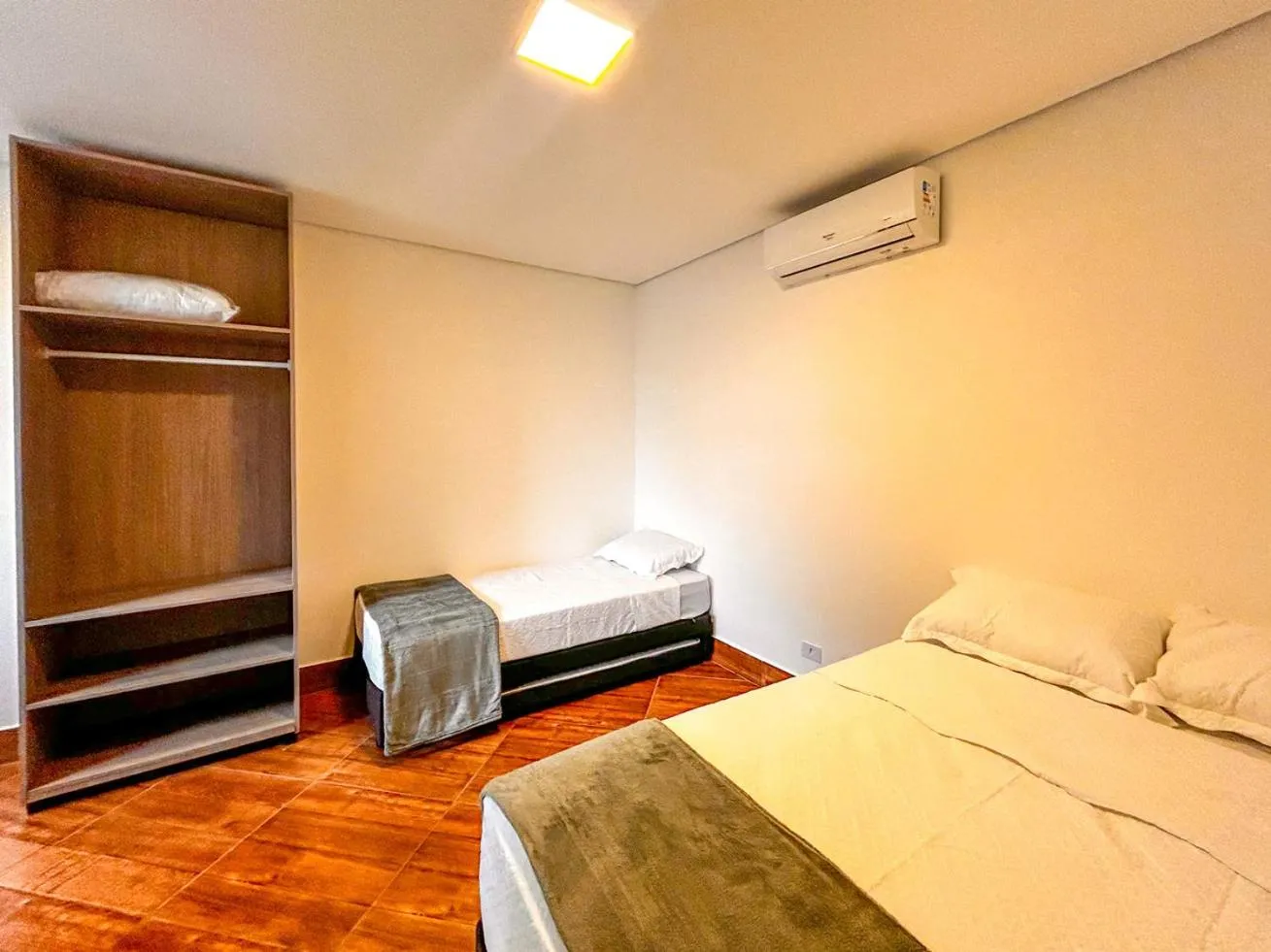 Flat a beira mar da Praia de Guaratuba Bertioga SP
