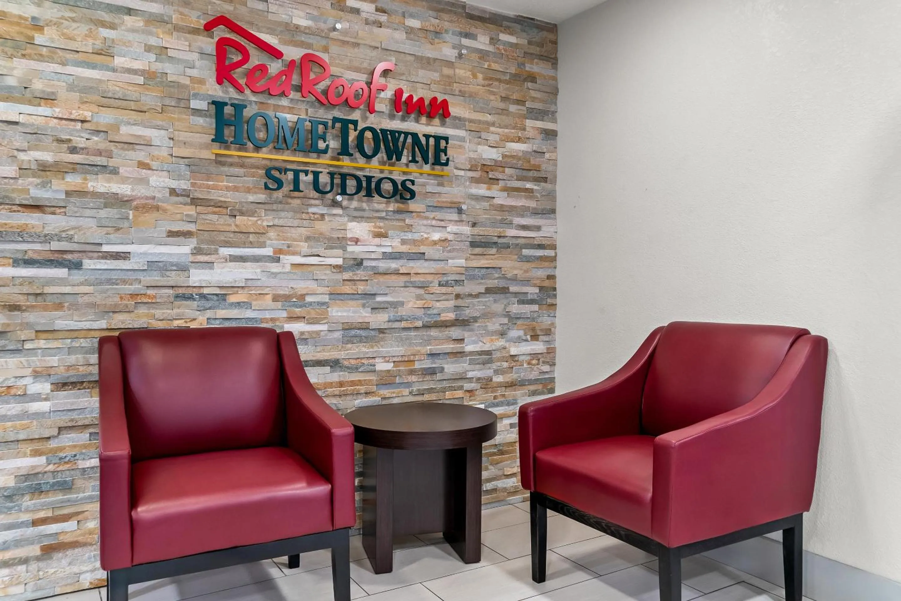 Lobby or reception in HomeTowne Studios by Red Roof Flint