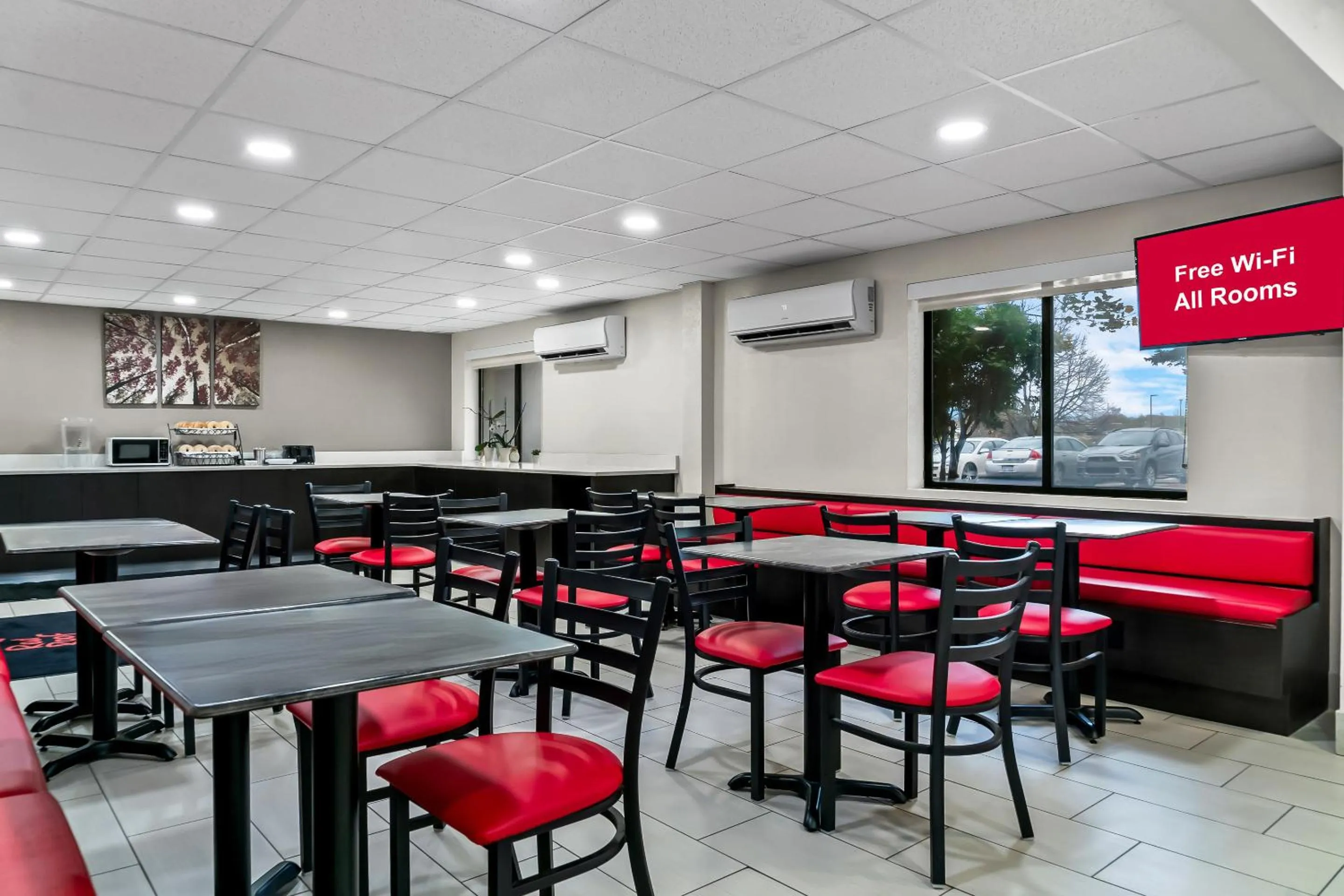 Breakfast in HomeTowne Studios by Red Roof Flint