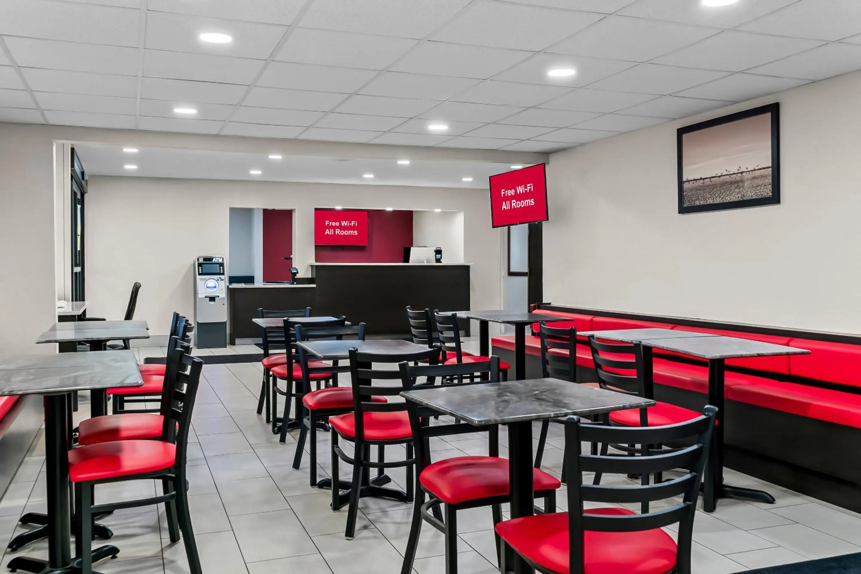 Lobby or reception in HomeTowne Studios by Red Roof Flint