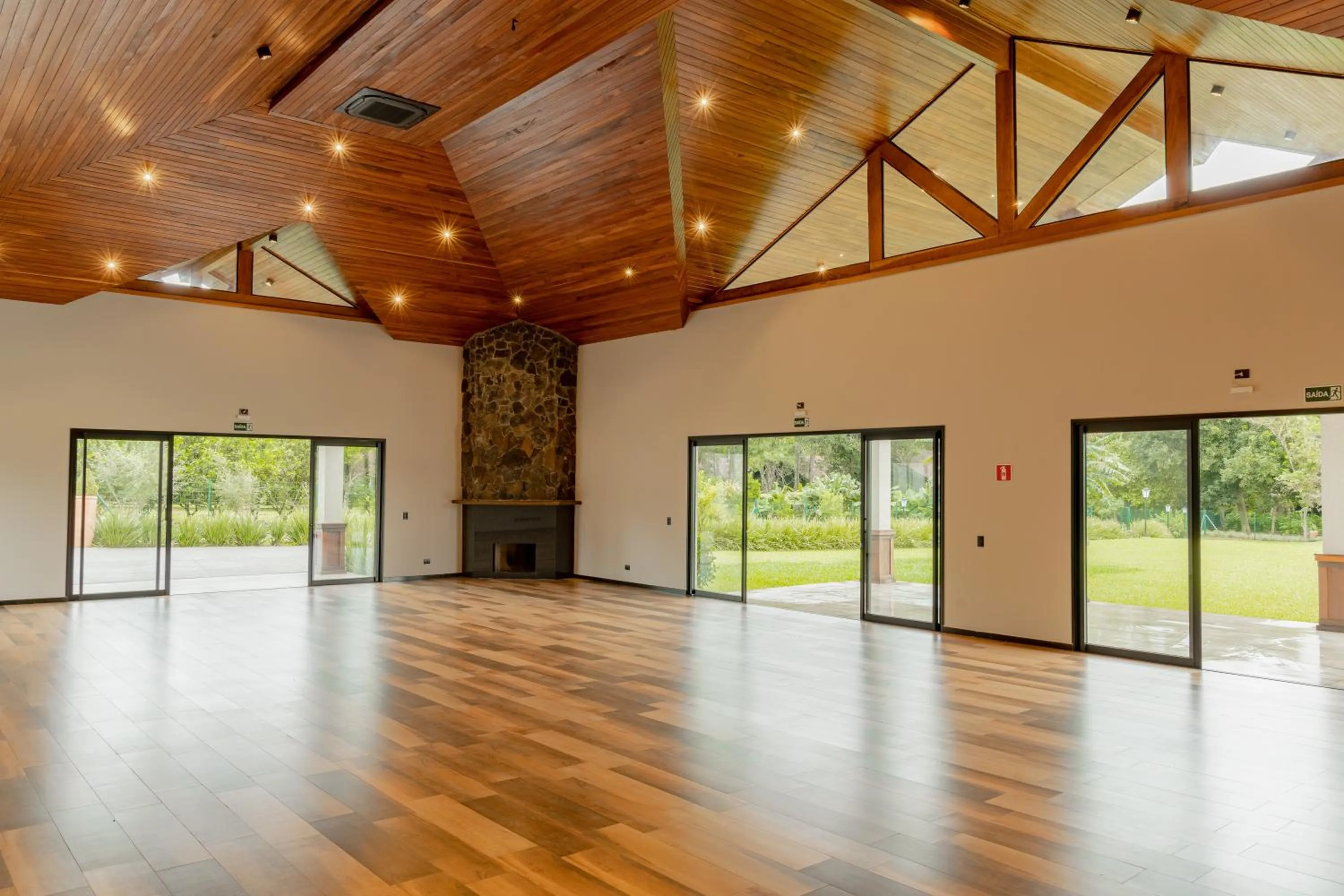 Banquet/Function facilities in LAS HOTEL BOUTIQUE