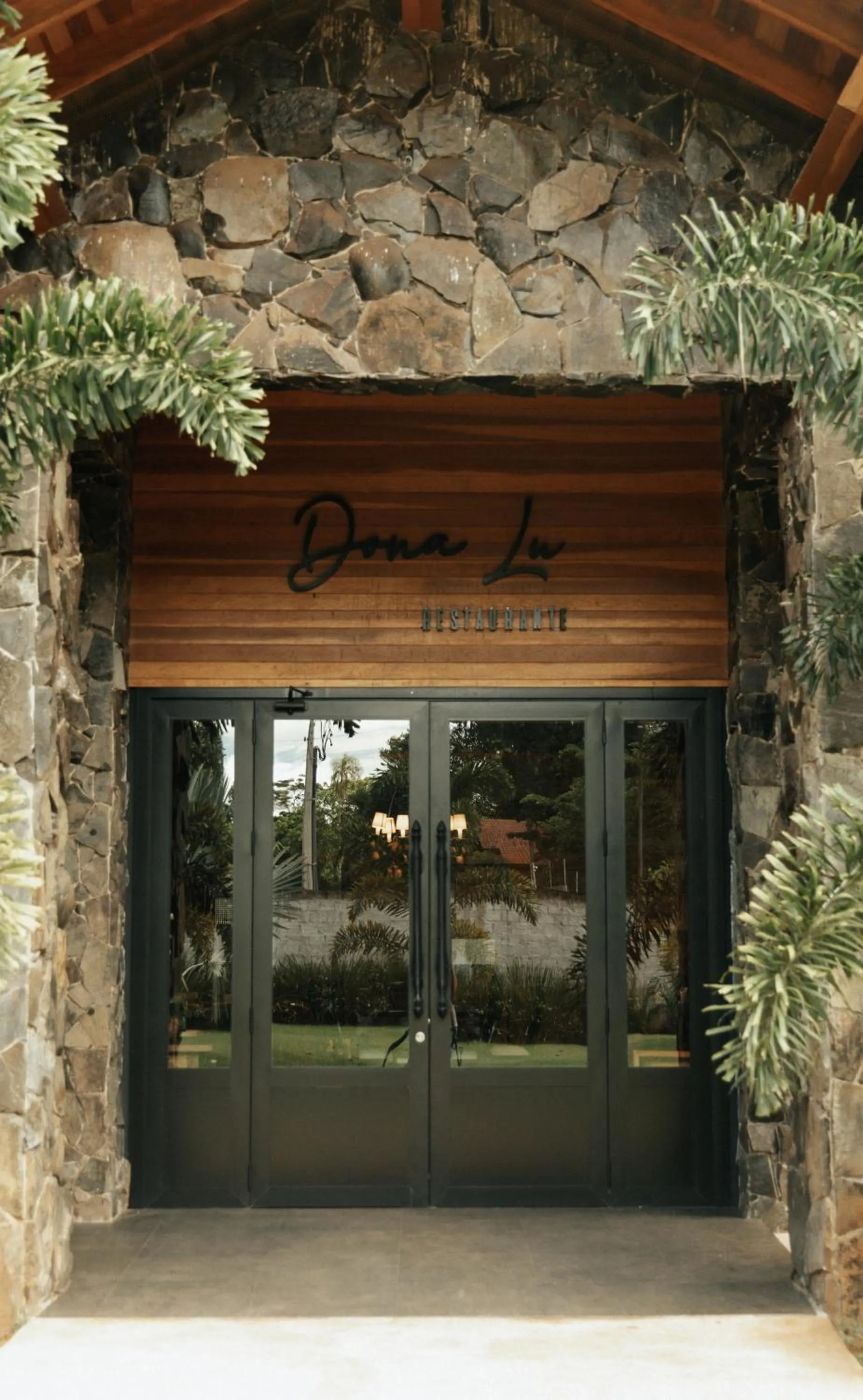 Restaurant/places to eat in LAS HOTEL BOUTIQUE