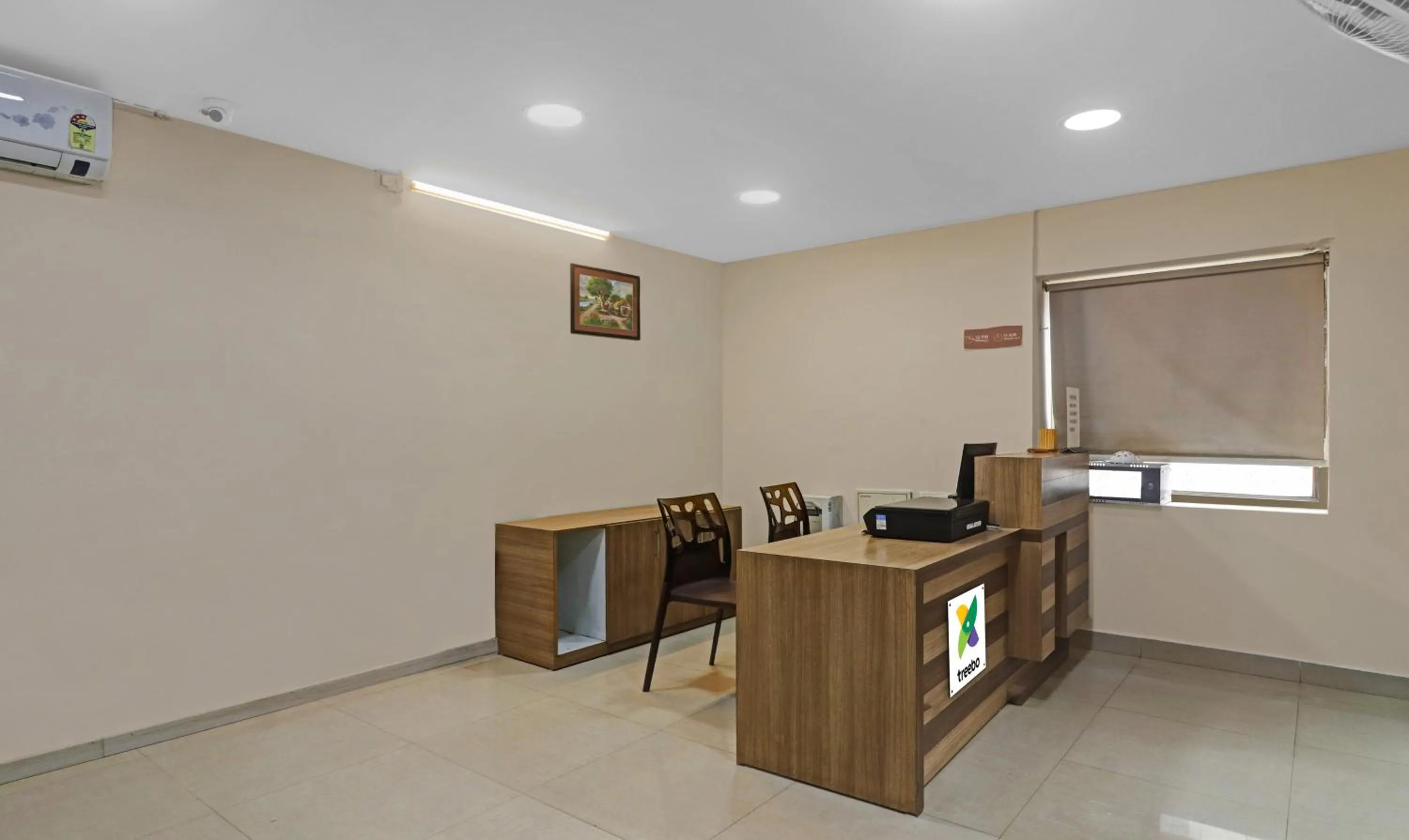 Lobby or reception in Treebo Pride Inn Botanica