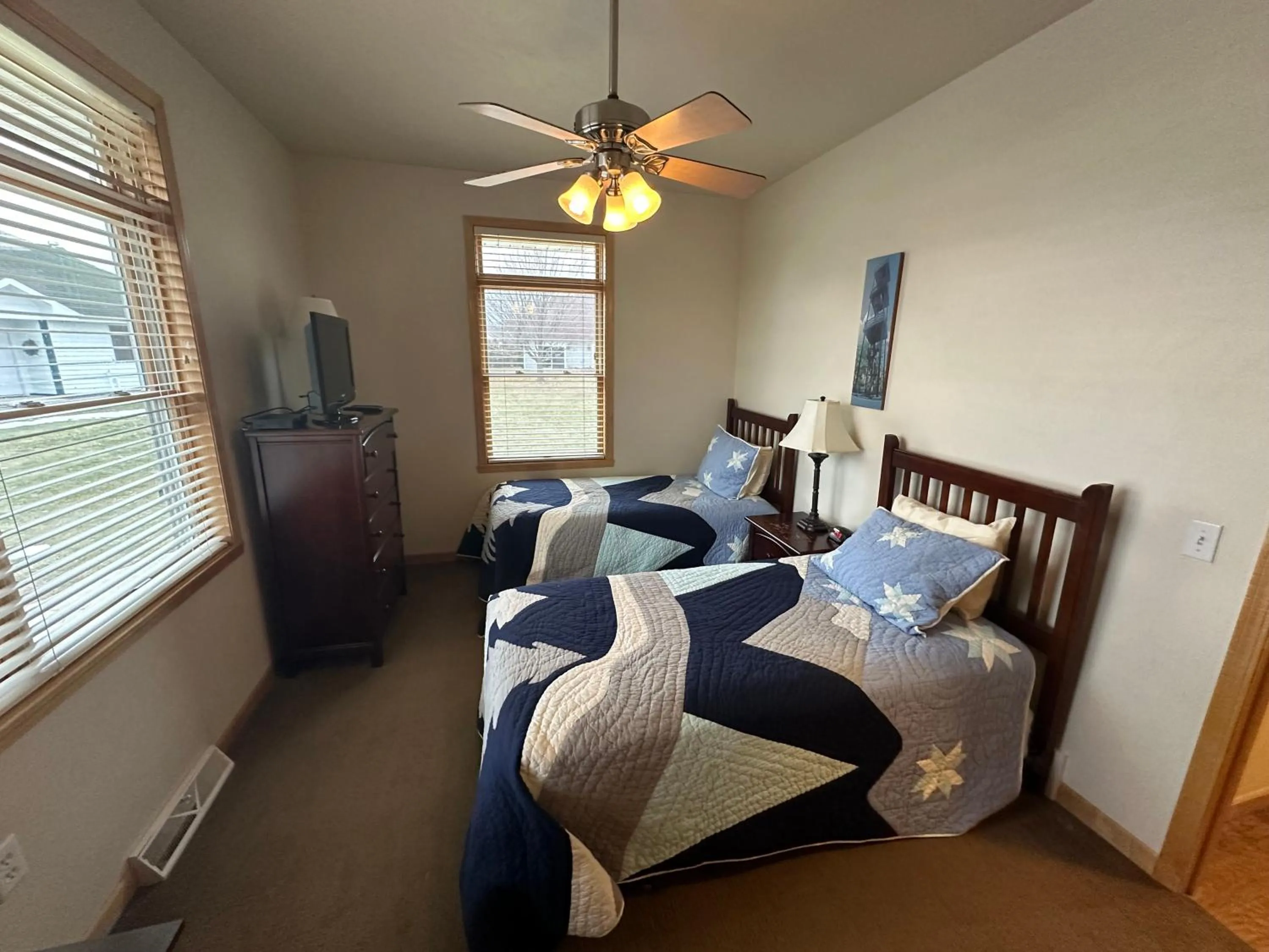 Bedroom, Bed in Birchwood Lodge