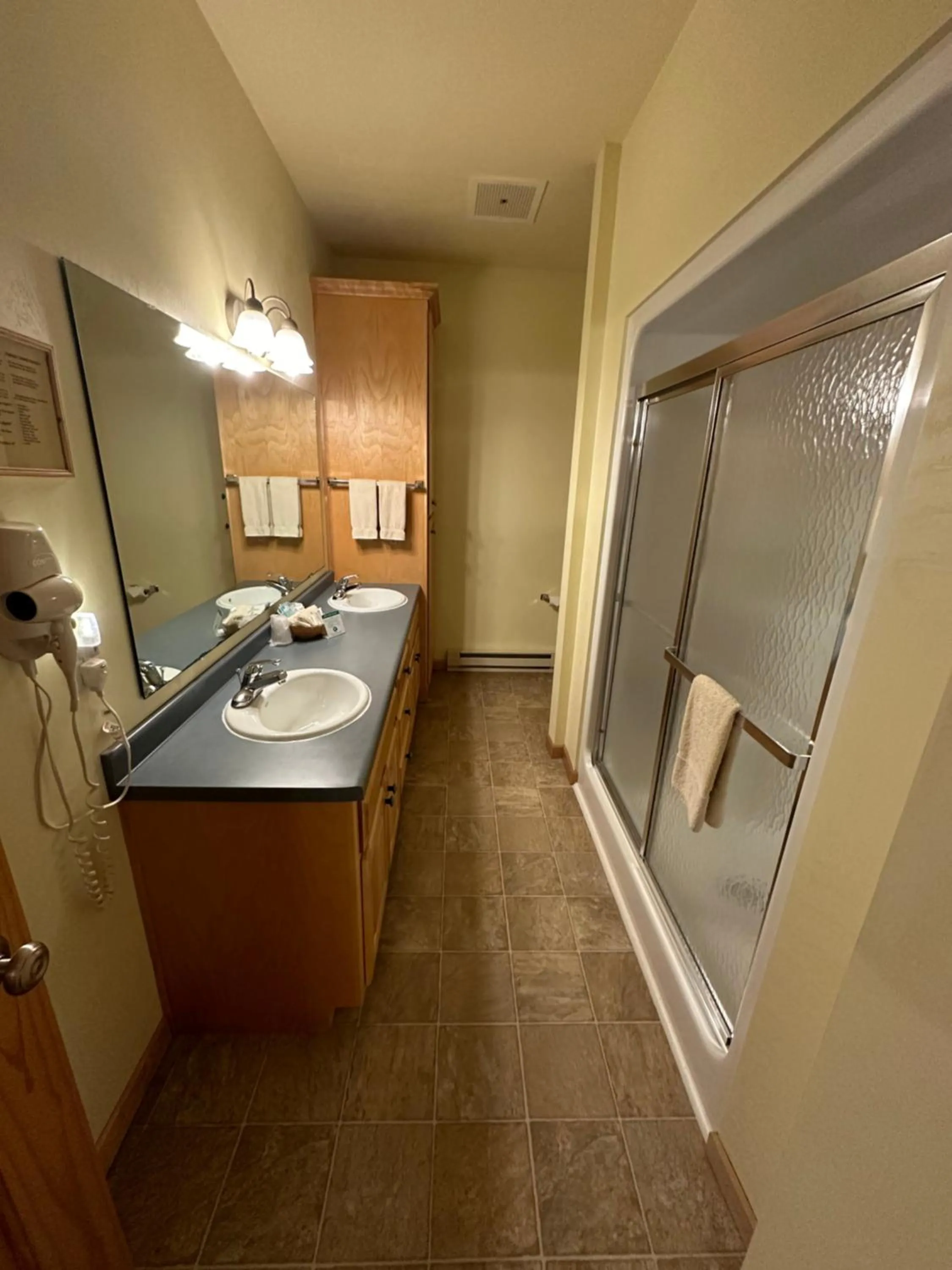 Shower in Birchwood Lodge