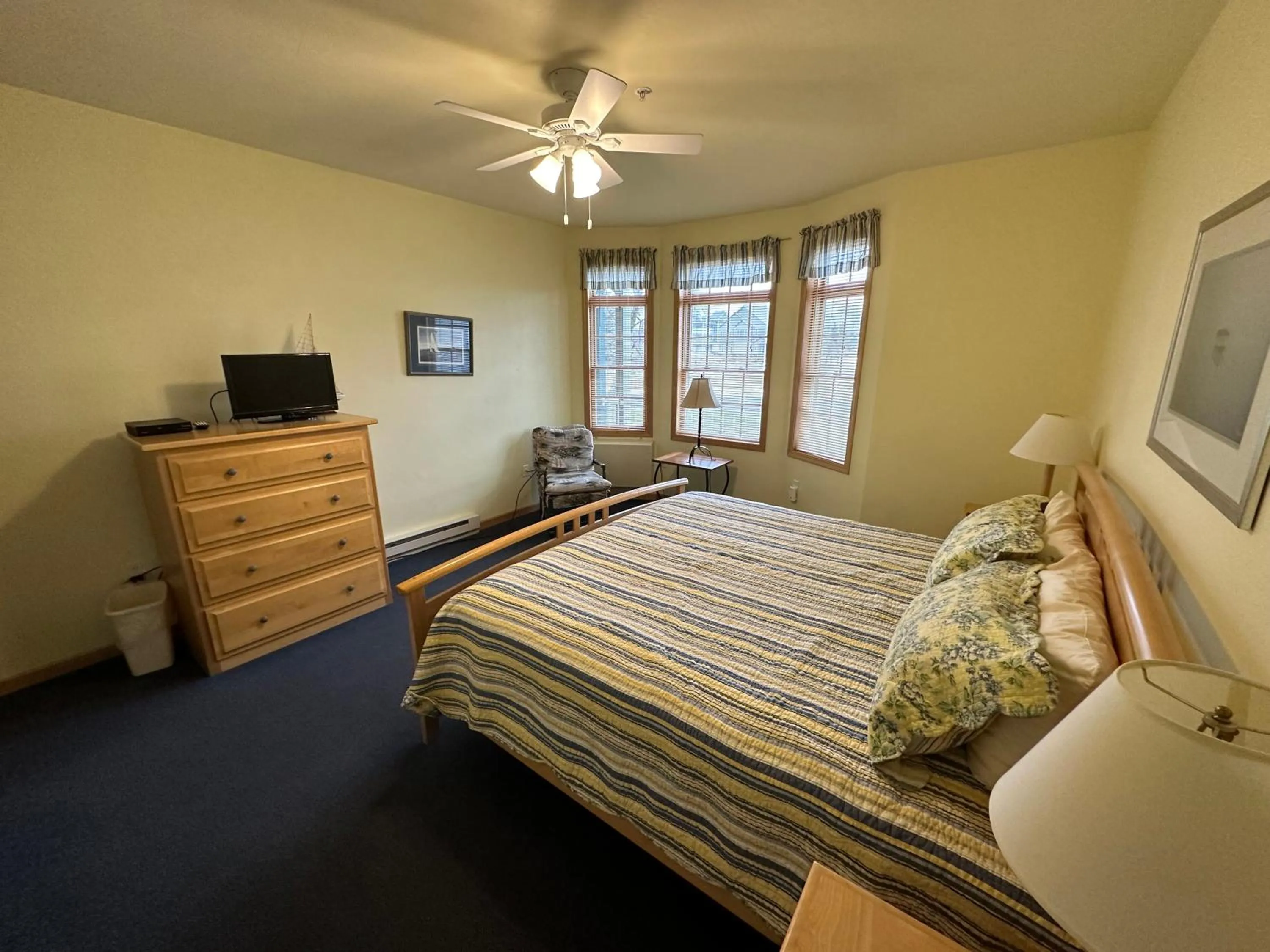 Bedroom, Bed in Birchwood Lodge