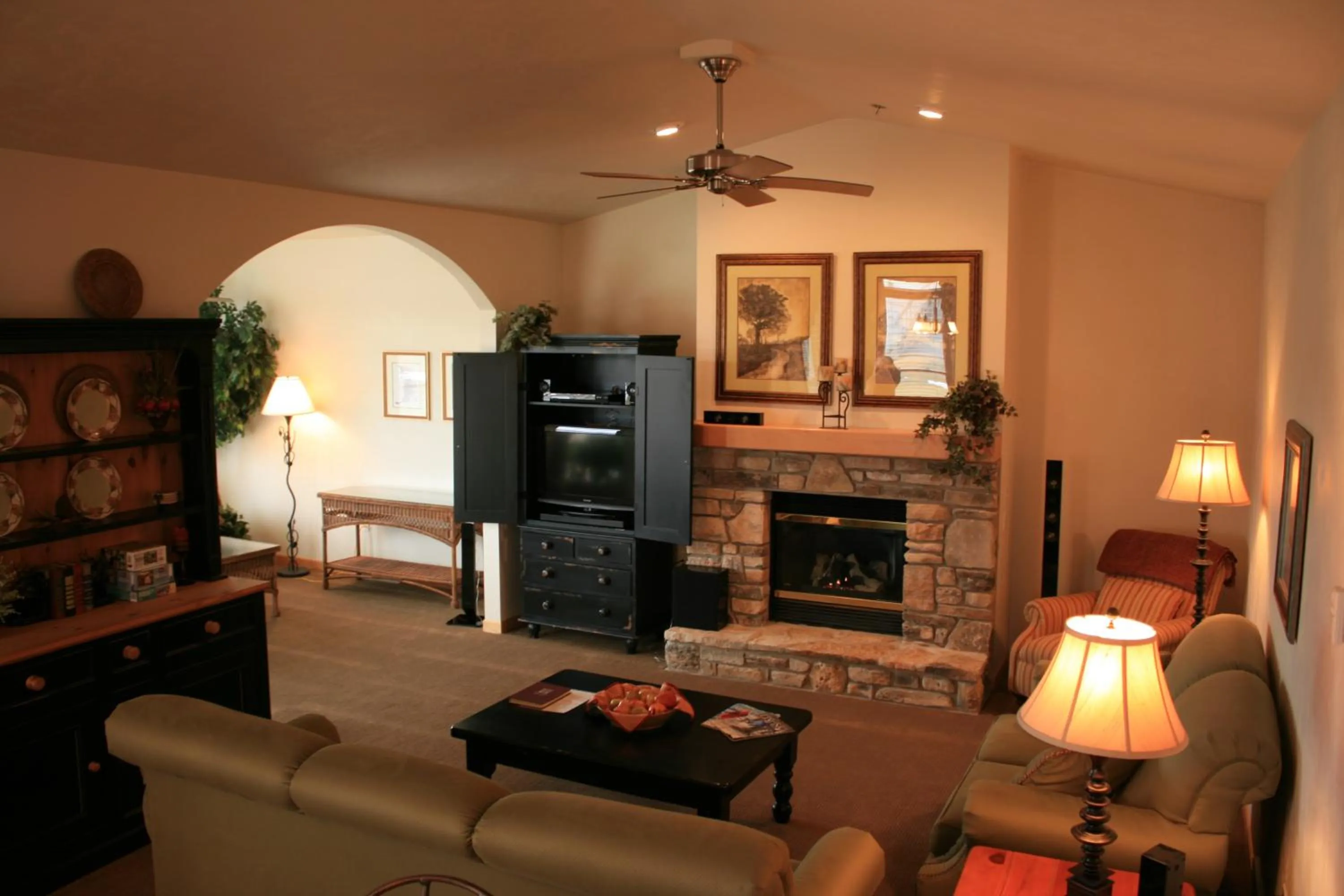 TV and multimedia in Birchwood Lodge