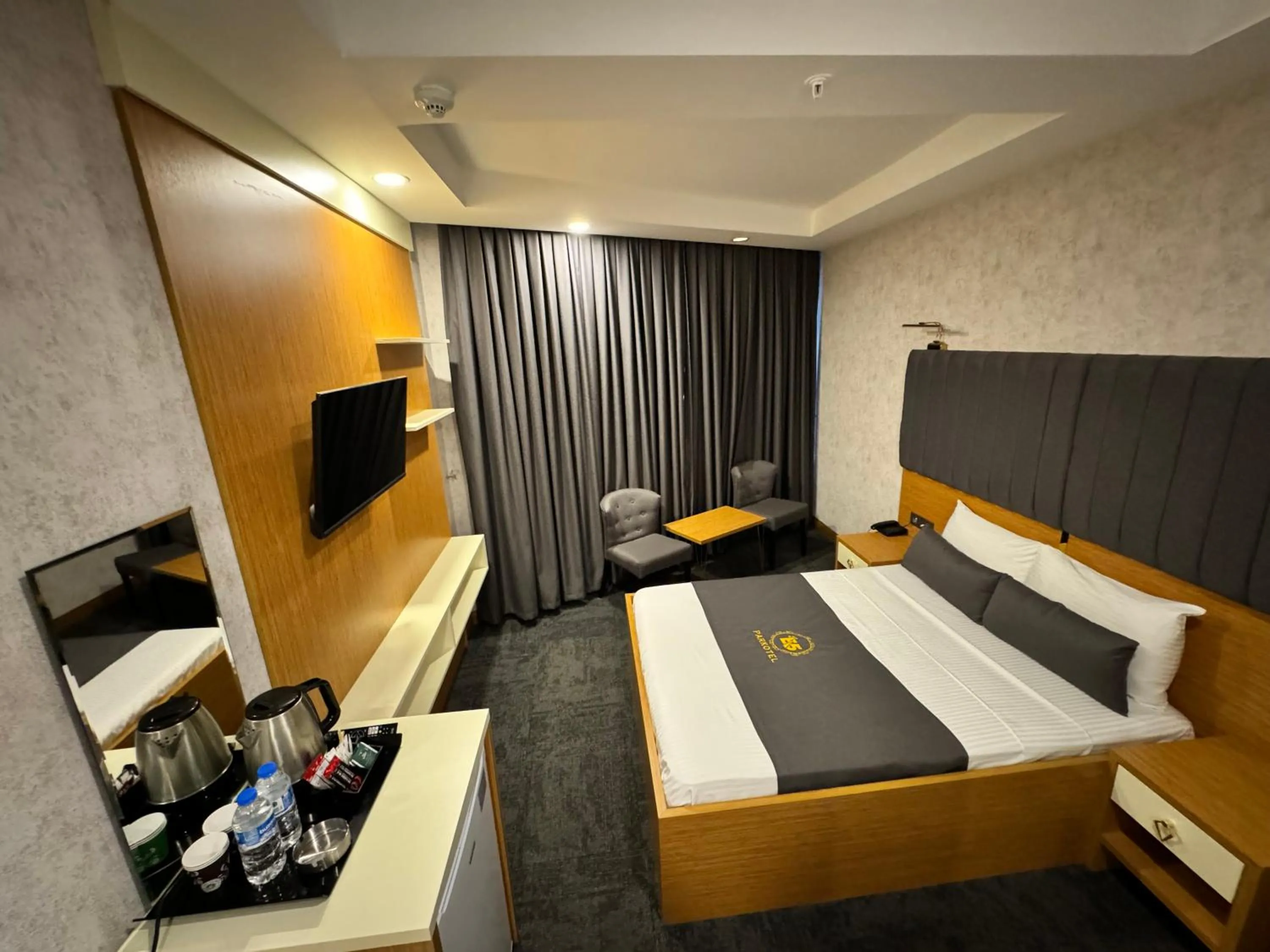 Photo of the whole room, Bed in E5 PARK OTEL