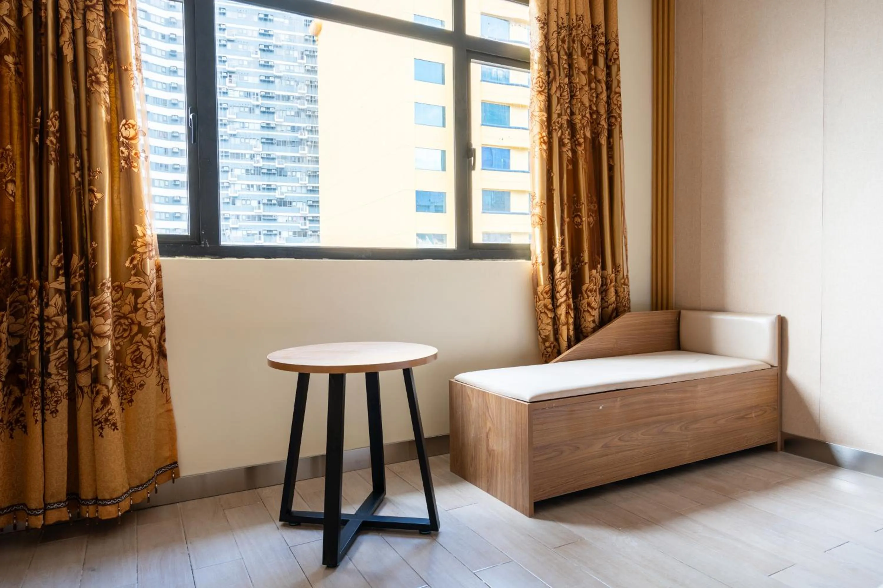 Bed in Home me Hotel Makati