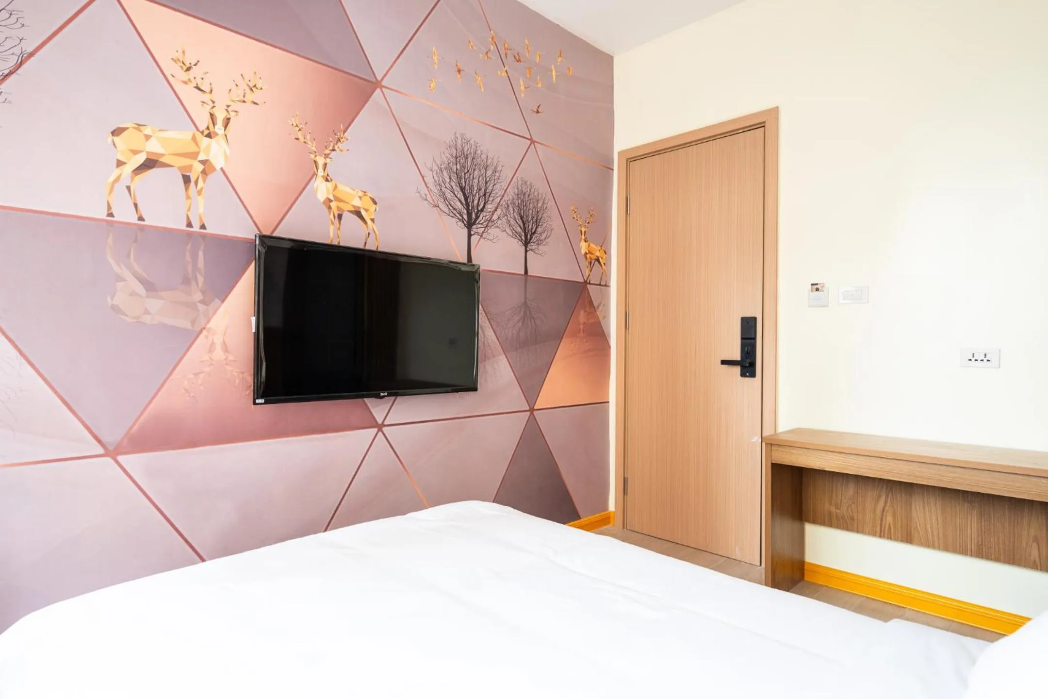 Standard Double Room in Home me Hotel Makati