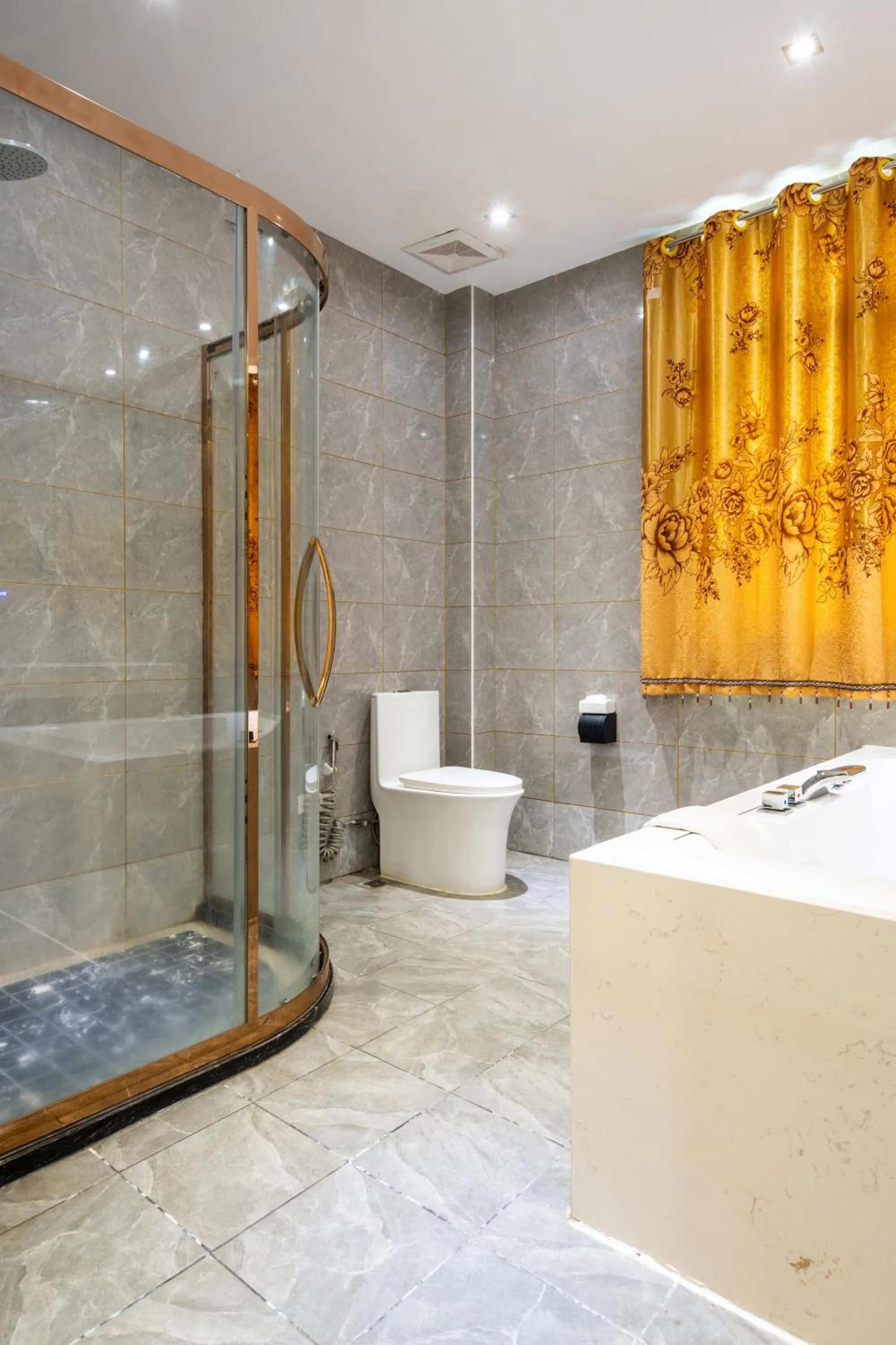 Bath in Home me Hotel Makati