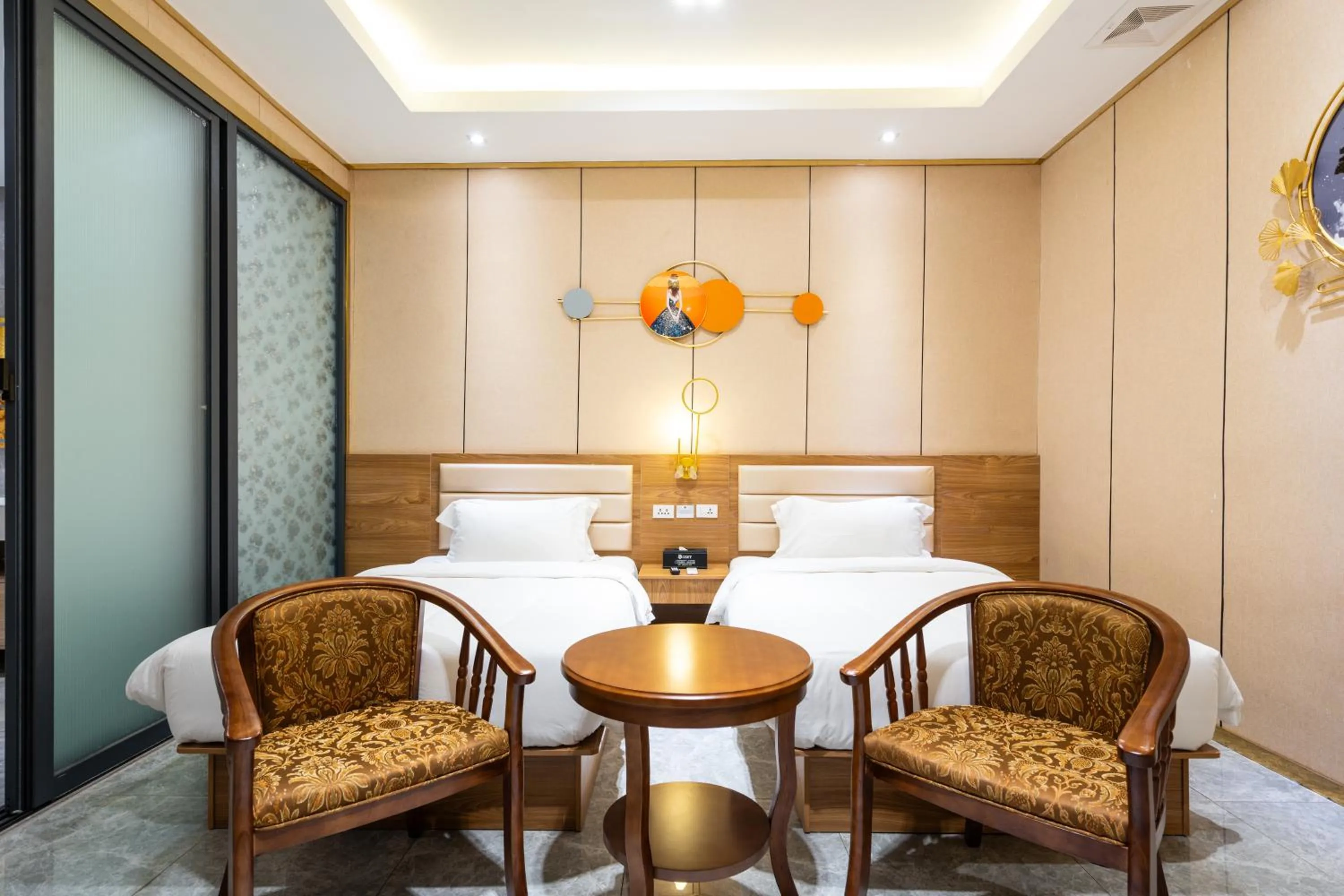 Photo of the whole room, Bed in Home me Hotel Makati