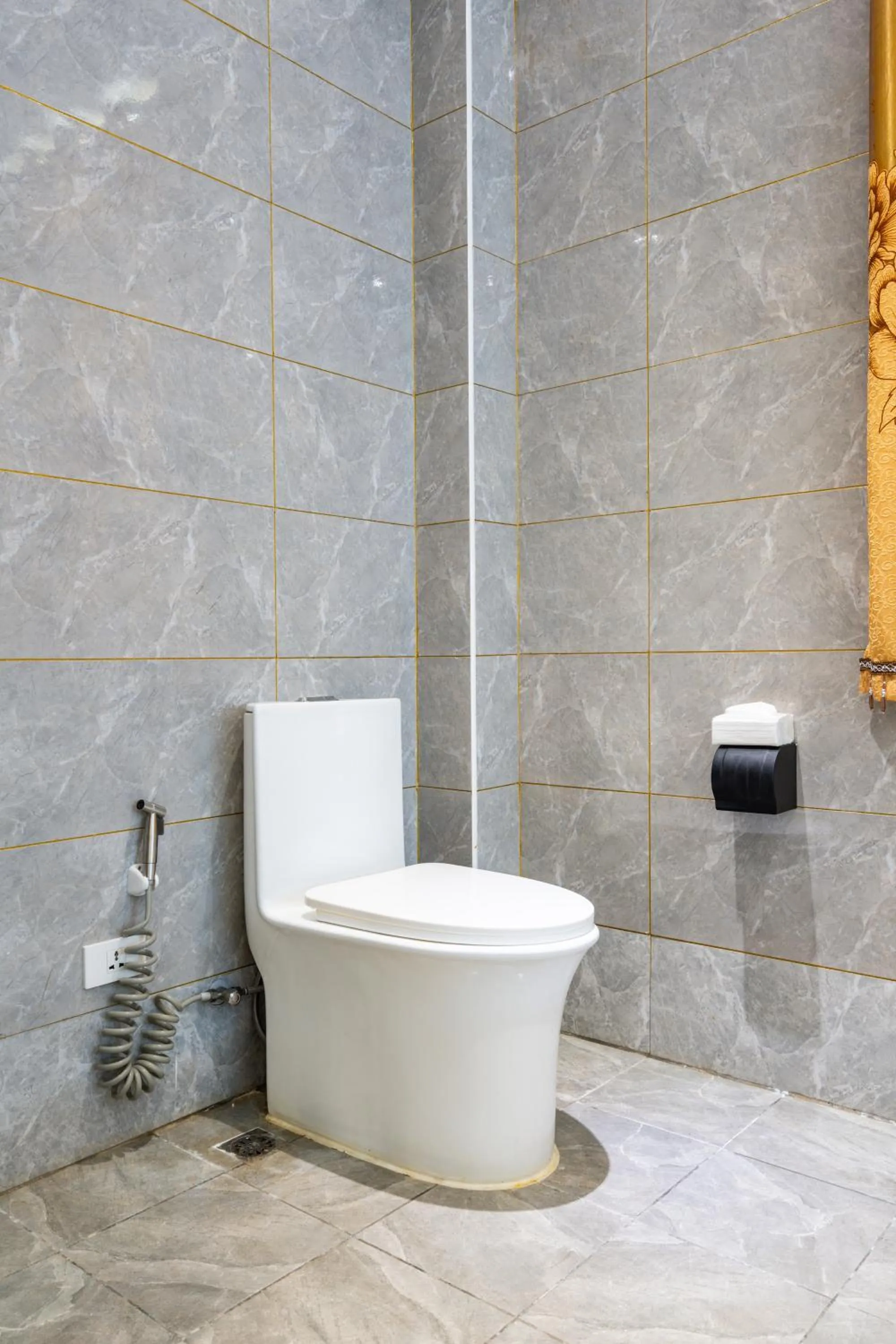 Toilet in Home me Hotel Makati