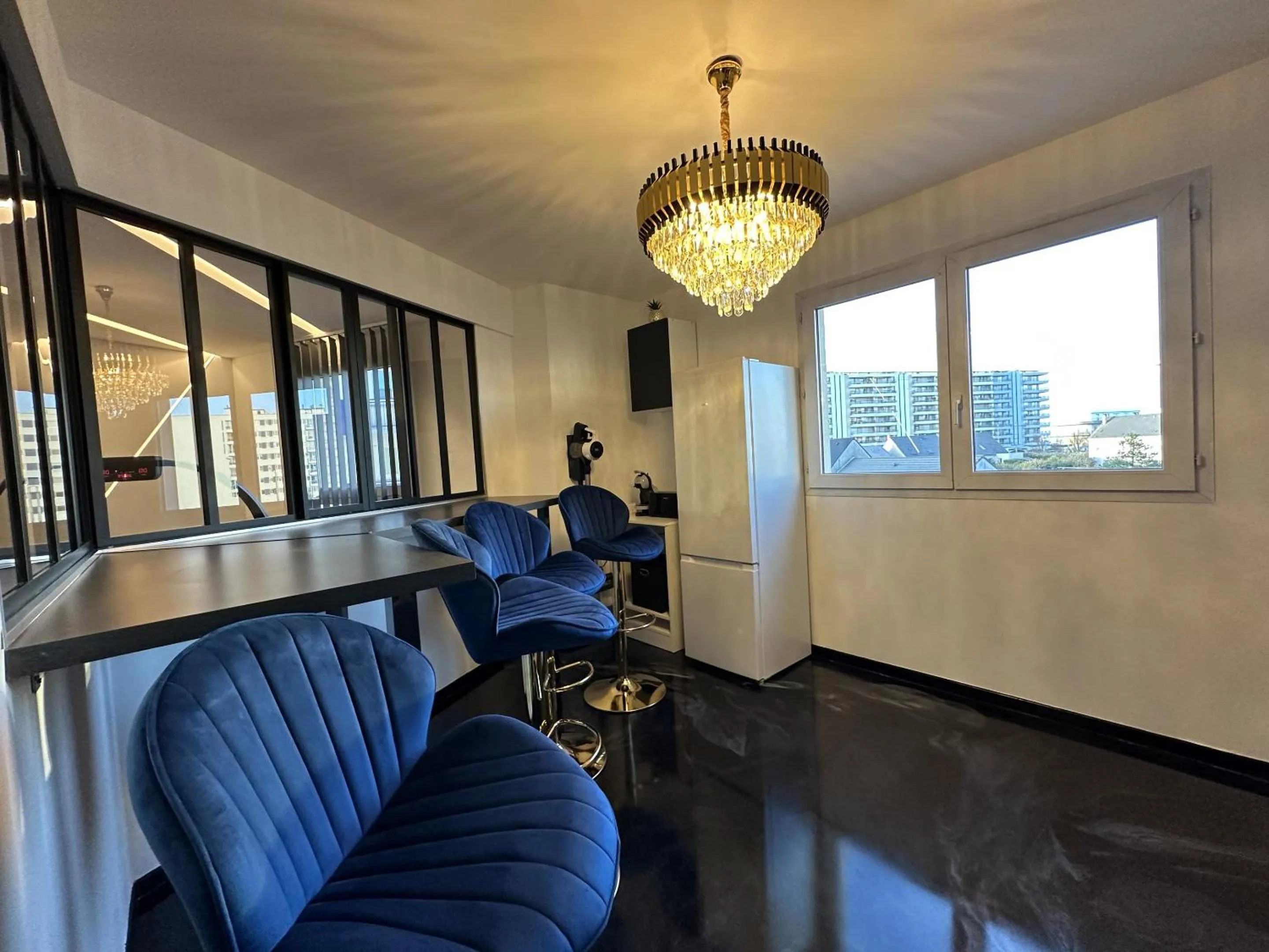 Kitchen or kitchenette in Appartement Luxe Vue sur Mer Calais Plage