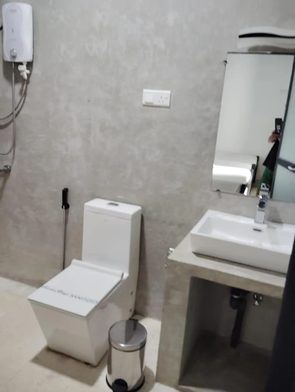 Toilet in Knuckles Range Bungalow