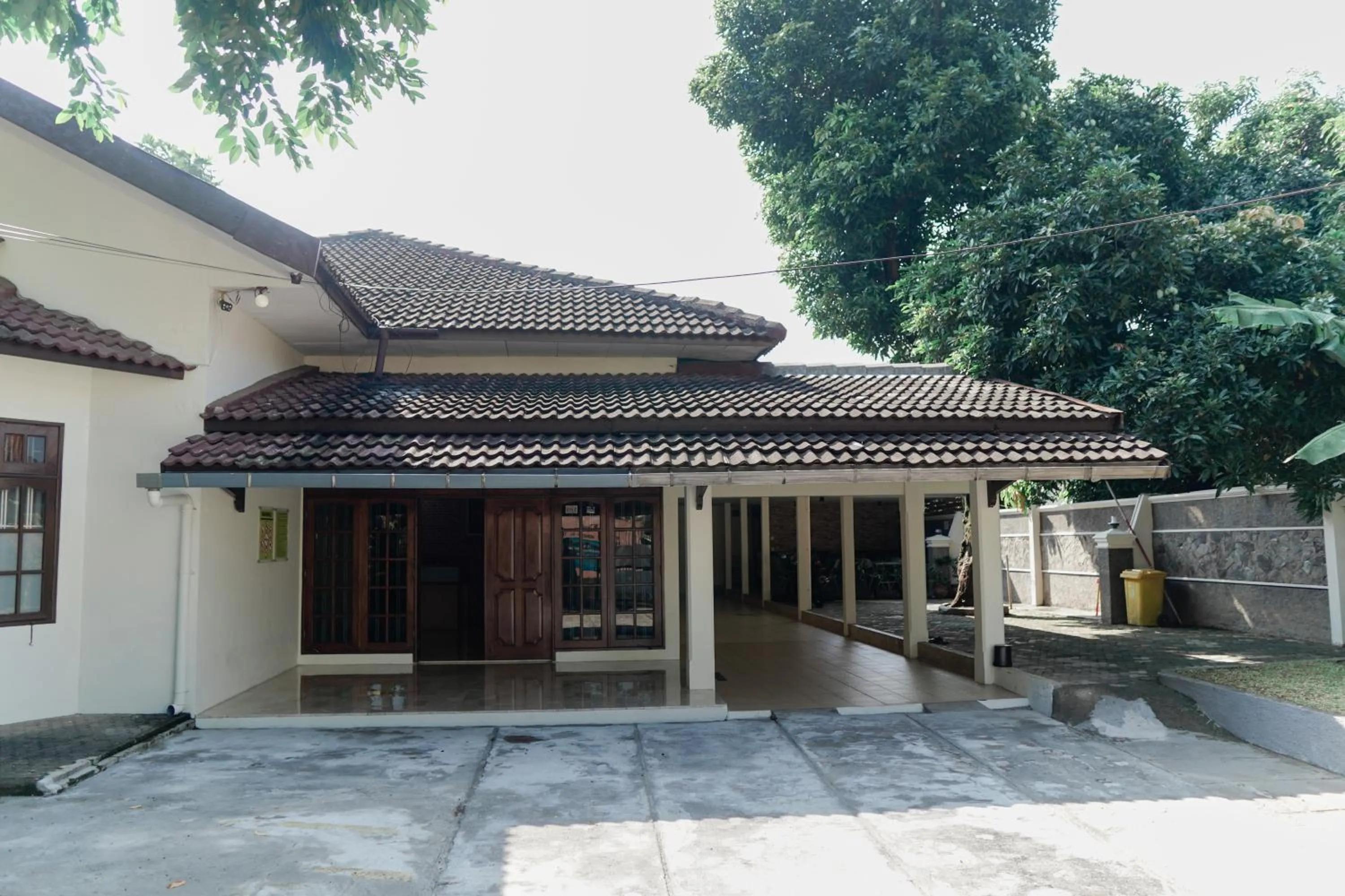 Property building in 555 Nangka Guest House