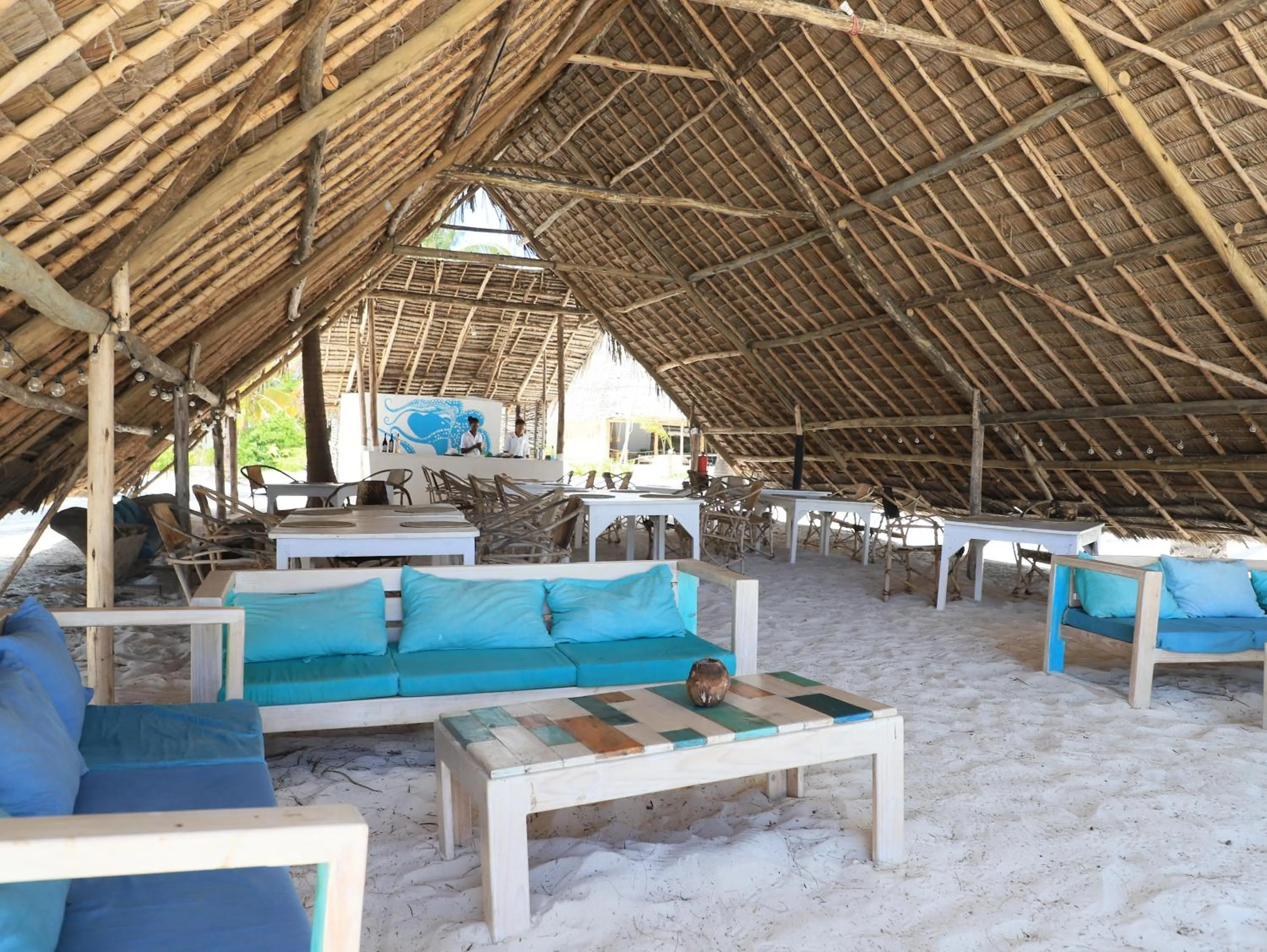 Restaurant/places to eat in Cristal Resort