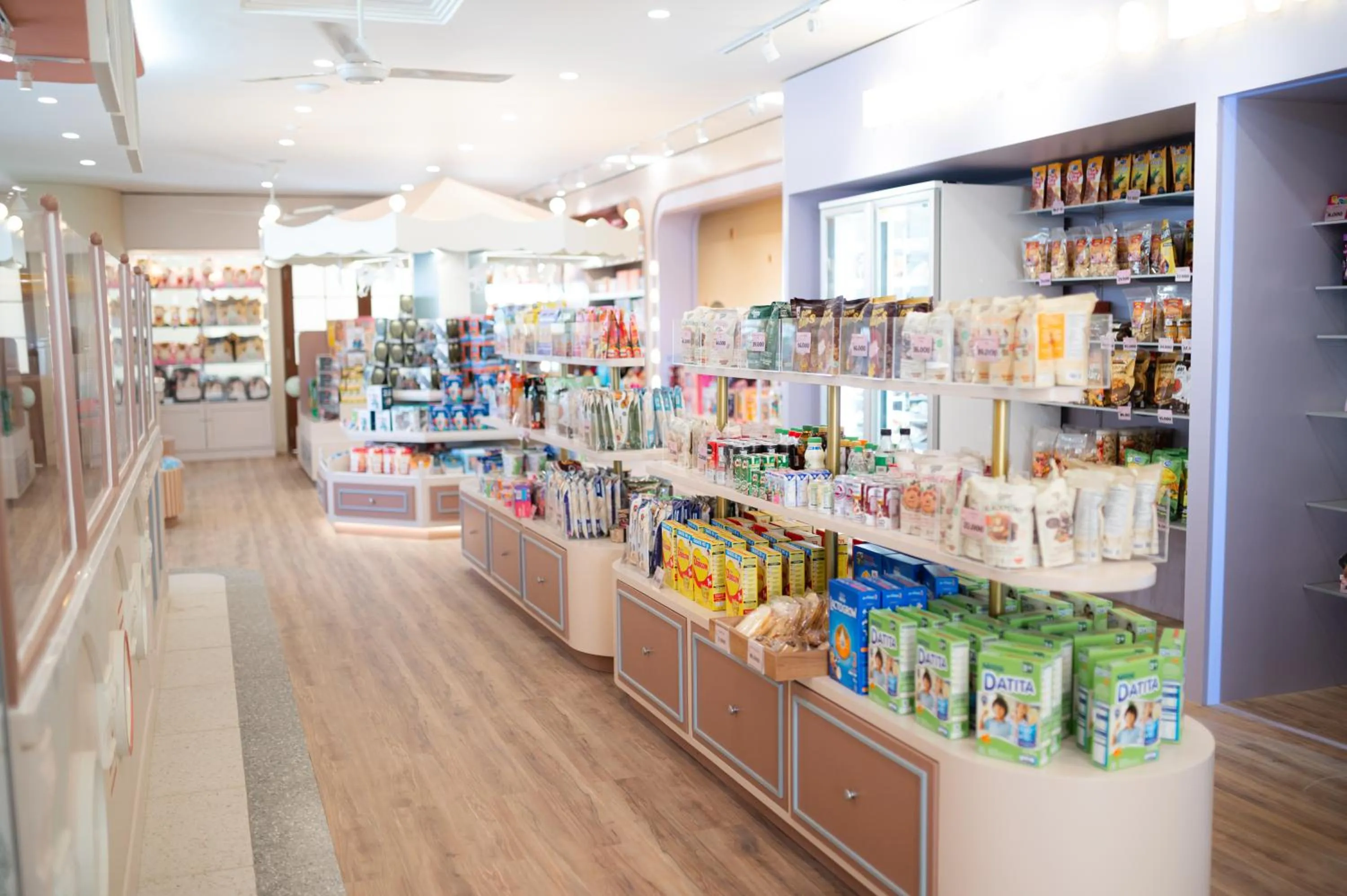 Supermarket/grocery shop in Two K Azana Style Hotel Bengkulu