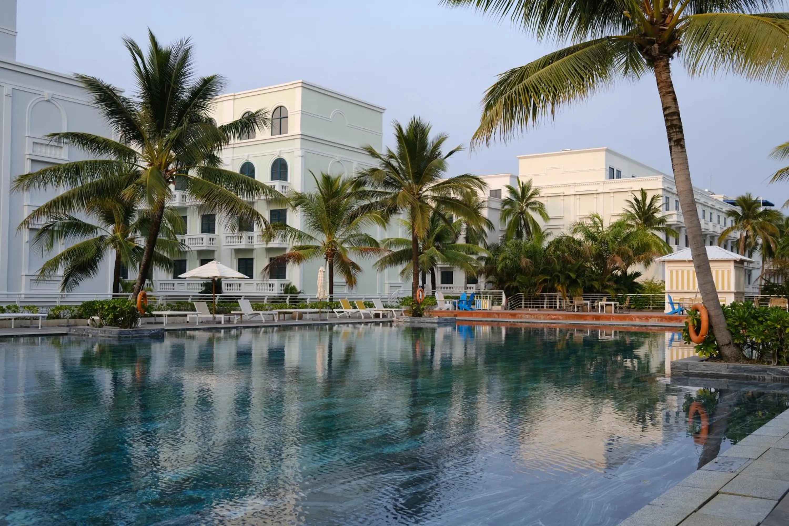 Swimming pool in Su Casa Phu Quoc Long Beach