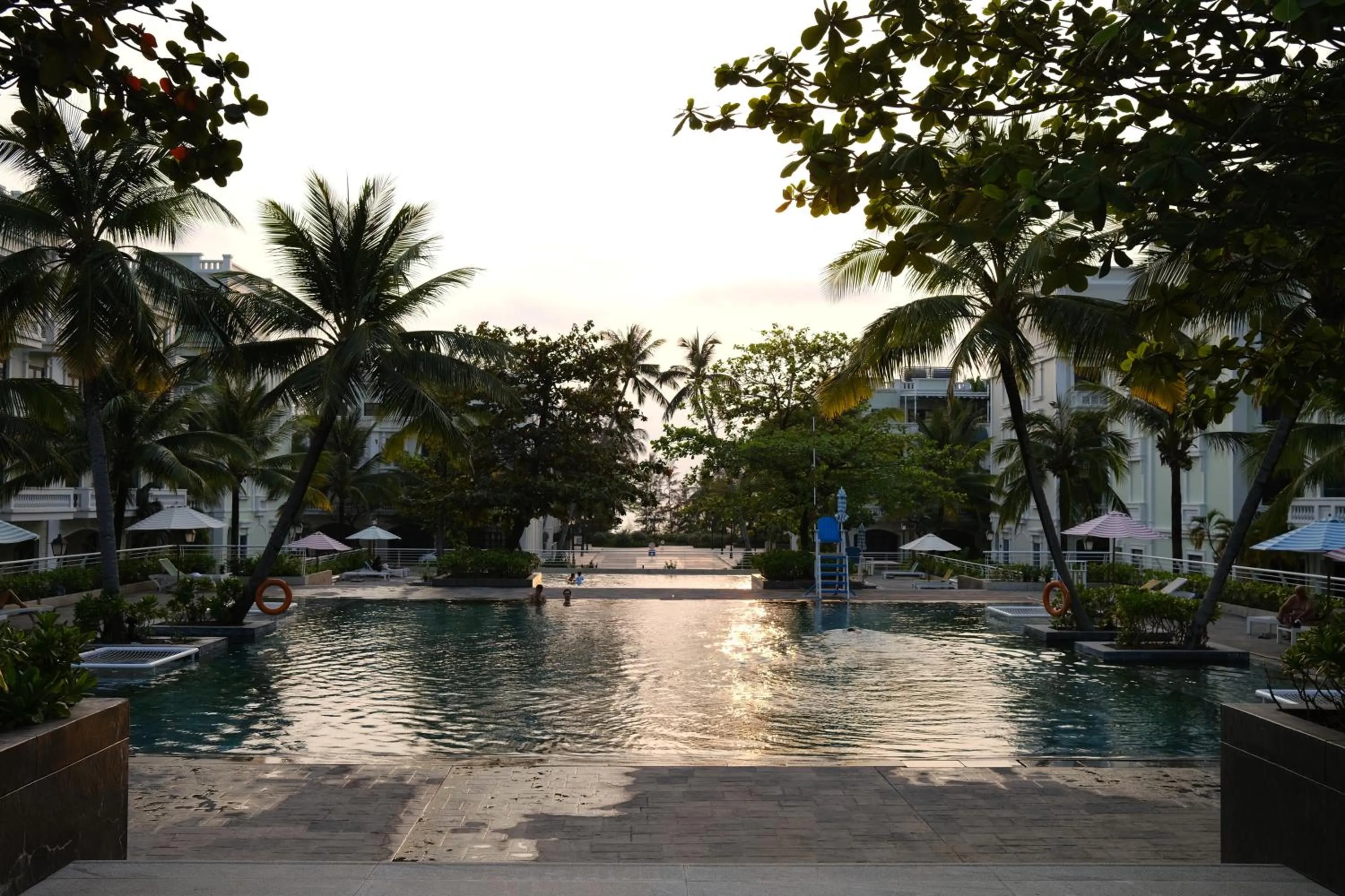 Swimming pool in Su Casa Phu Quoc Long Beach