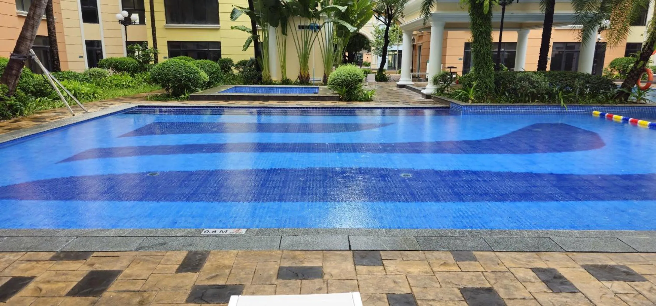 Swimming pool in Su Casa Phu Quoc Long Beach