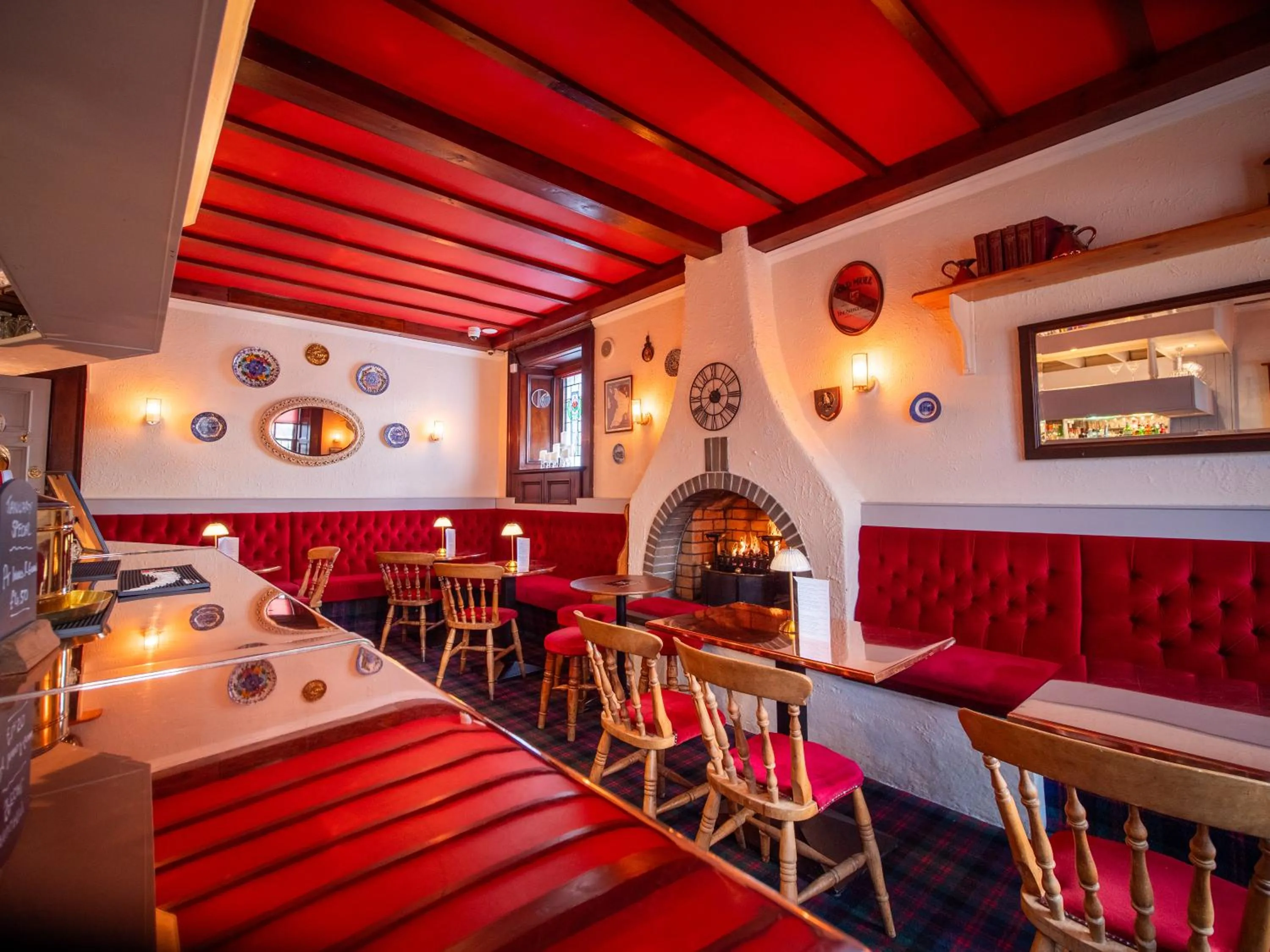 Lounge or bar in Abbotsford Hotel