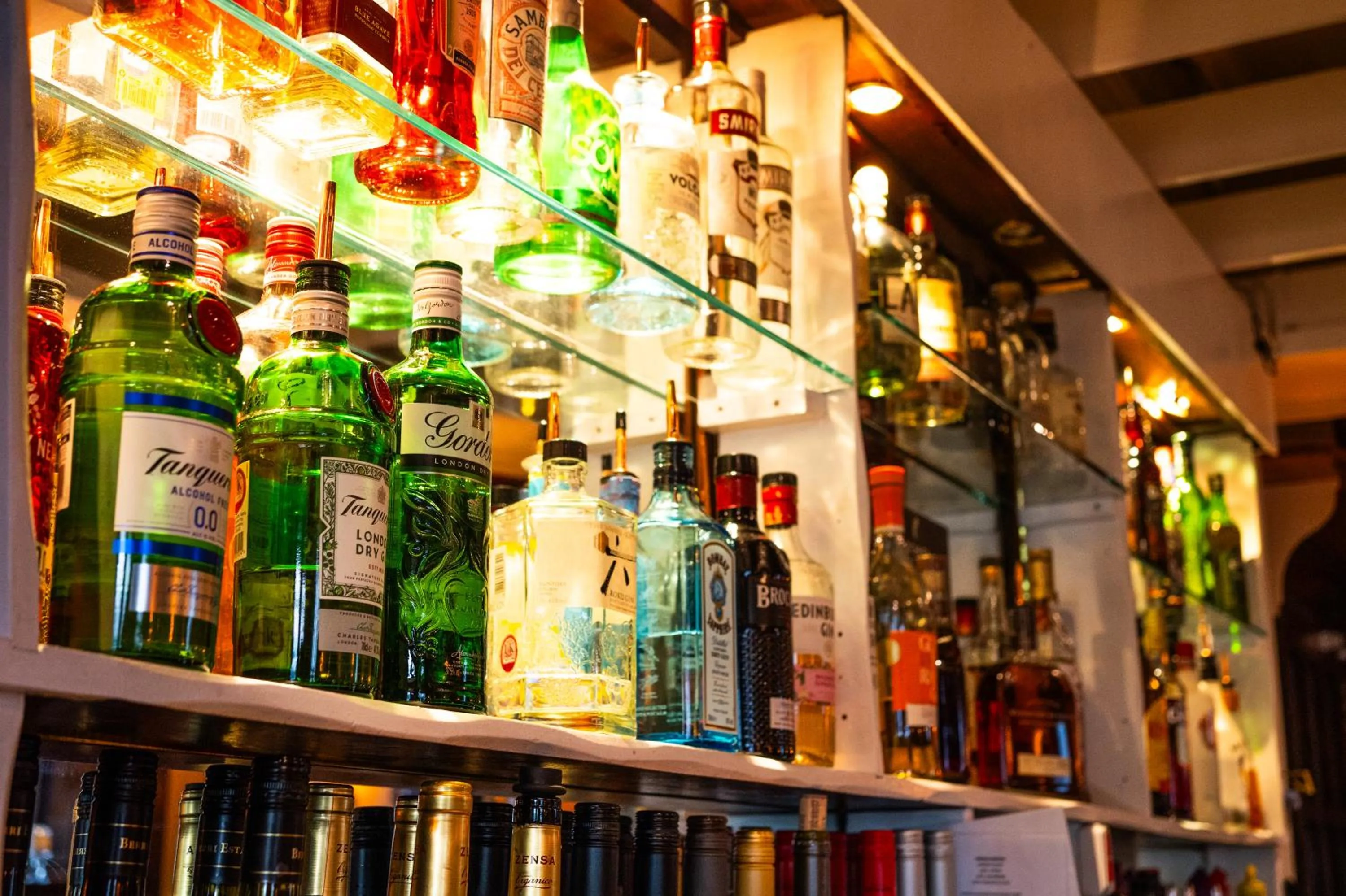 Lounge or bar in Abbotsford Hotel