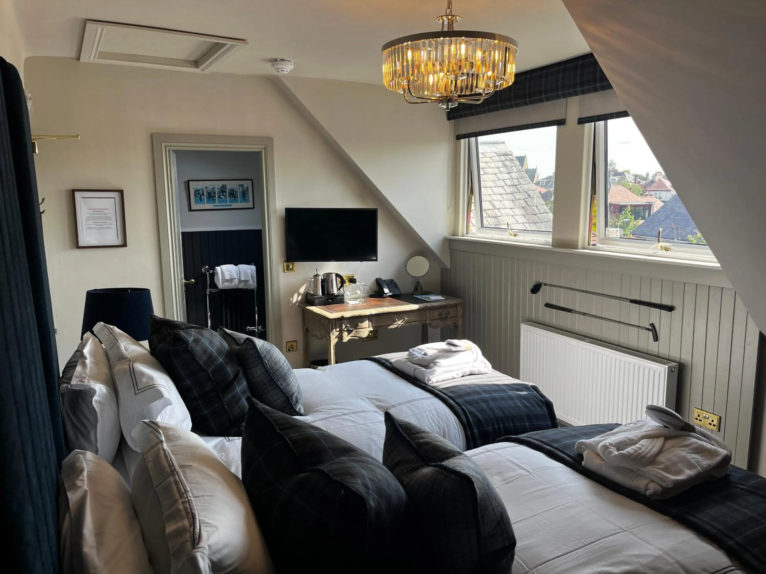 Bedroom, Bed in Abbotsford Hotel