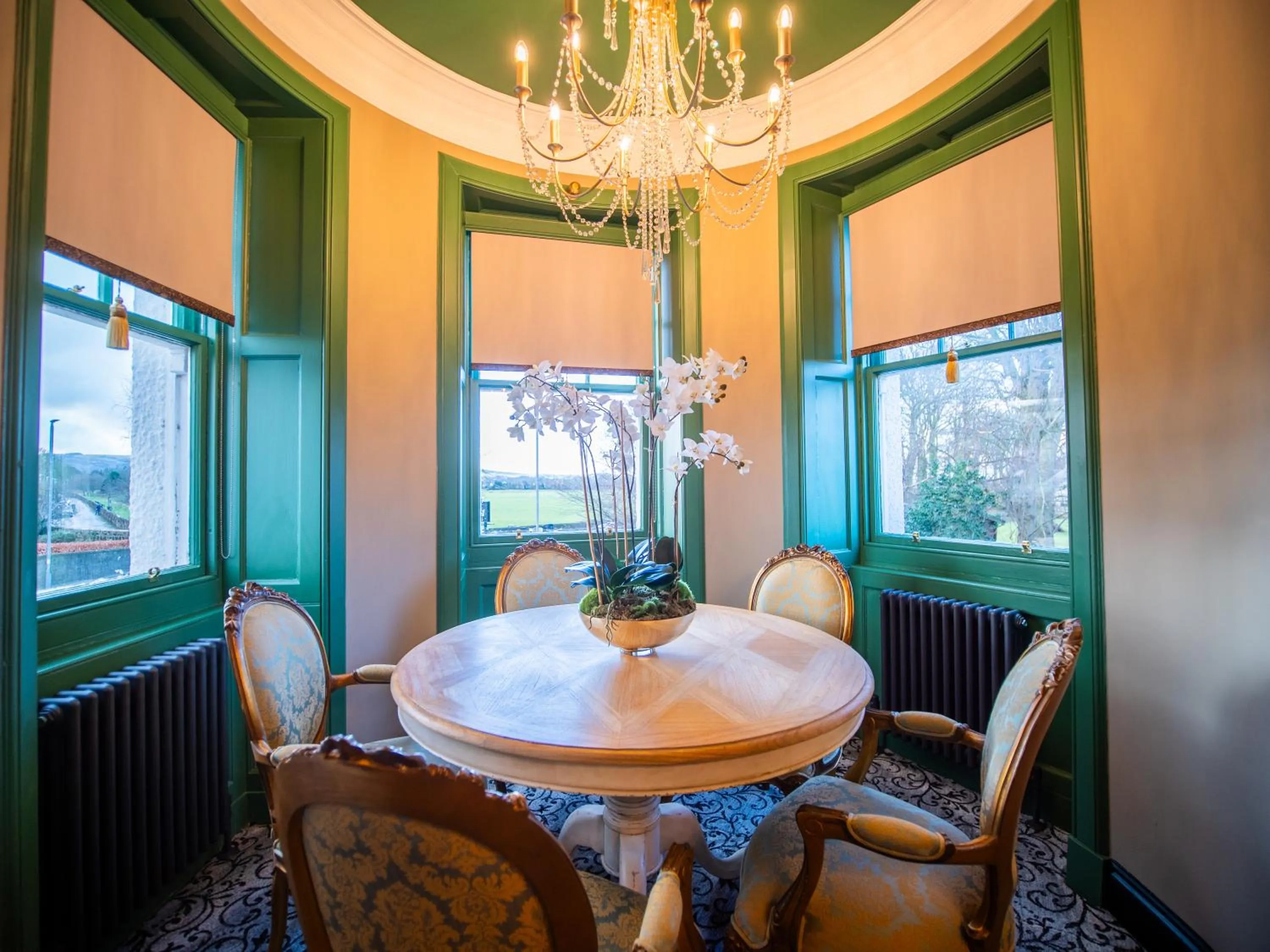 Dining area in Abbotsford Hotel